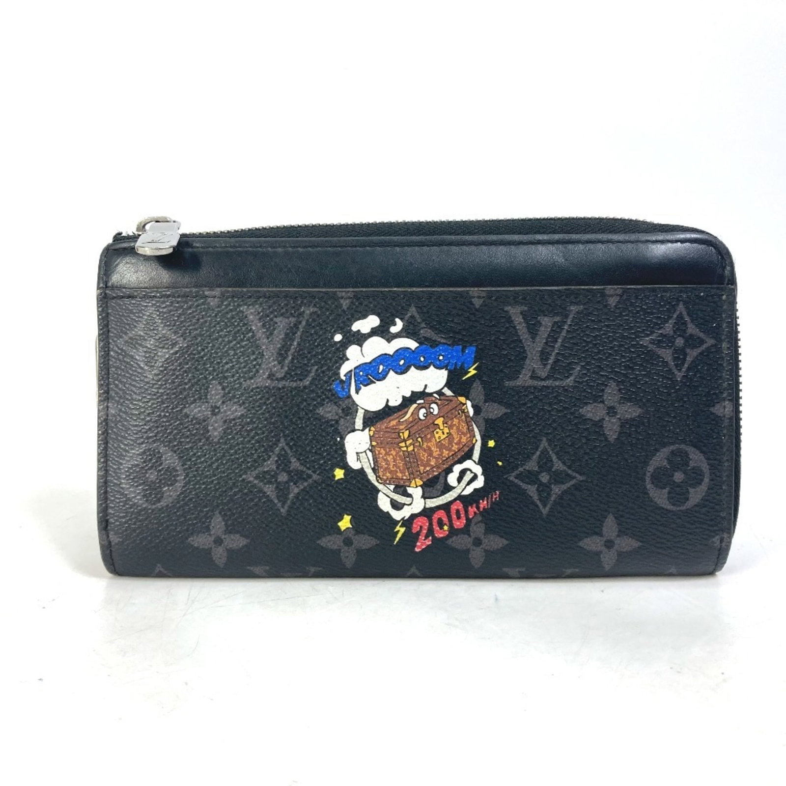 Louis Vuitton Long Wallet (Bi-Fold) Monogram Eclipse: Louis Vuitton Long Wallet (Bi-Fold) Monogram Eclipse The Louis Vuitton Long Wallet (Bi-Fold) Monogram Eclipse boasts its iconic black and blue monogram pattern, adding a touch of sophistication to any