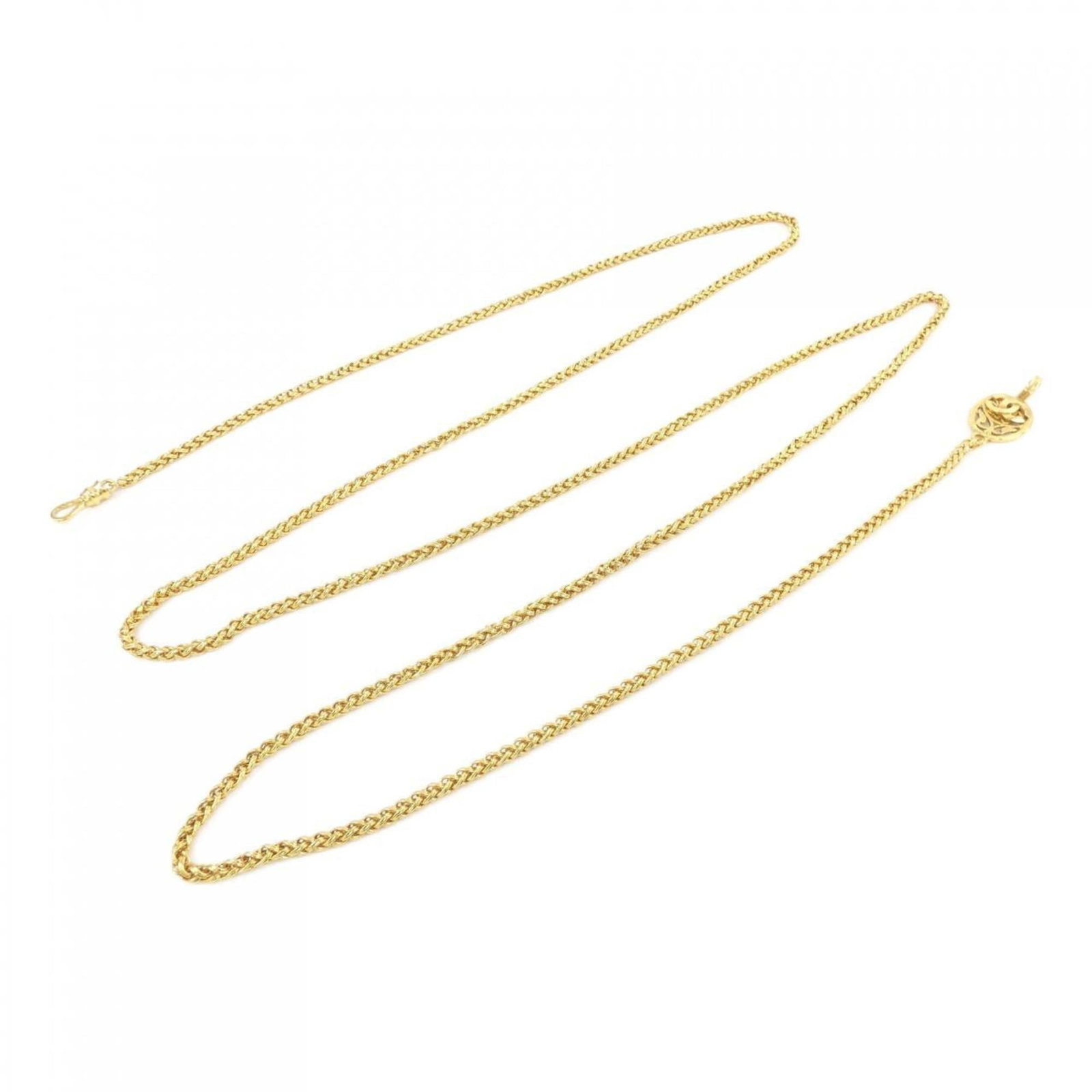 Chanel Standard Belt: Chanel Standard Belt Gold Chanel Standard Belt with a classic design and 199cm length. The belt features a 5mm width and has been used, showing traces of usage and minor damages/dirt. It remains in ac