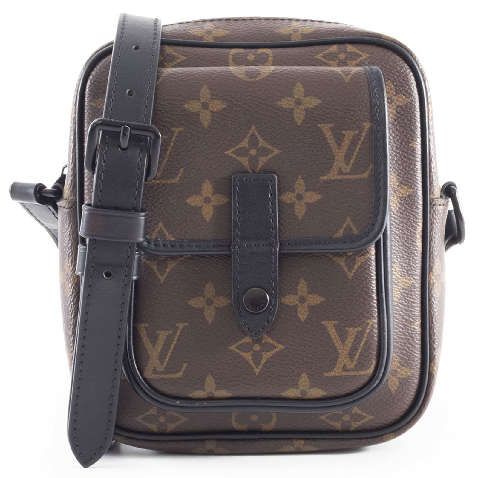 Louis Vuitton Shoulder Bag: Louis Vuitton Shoulder Bag Dark Brown Louis Vuitton Shoulder Bag with Zipper Closure. This used shoulder bag features a classic design with a dark brown color and measures 17.5cm x 15cm x 5cm. Traces