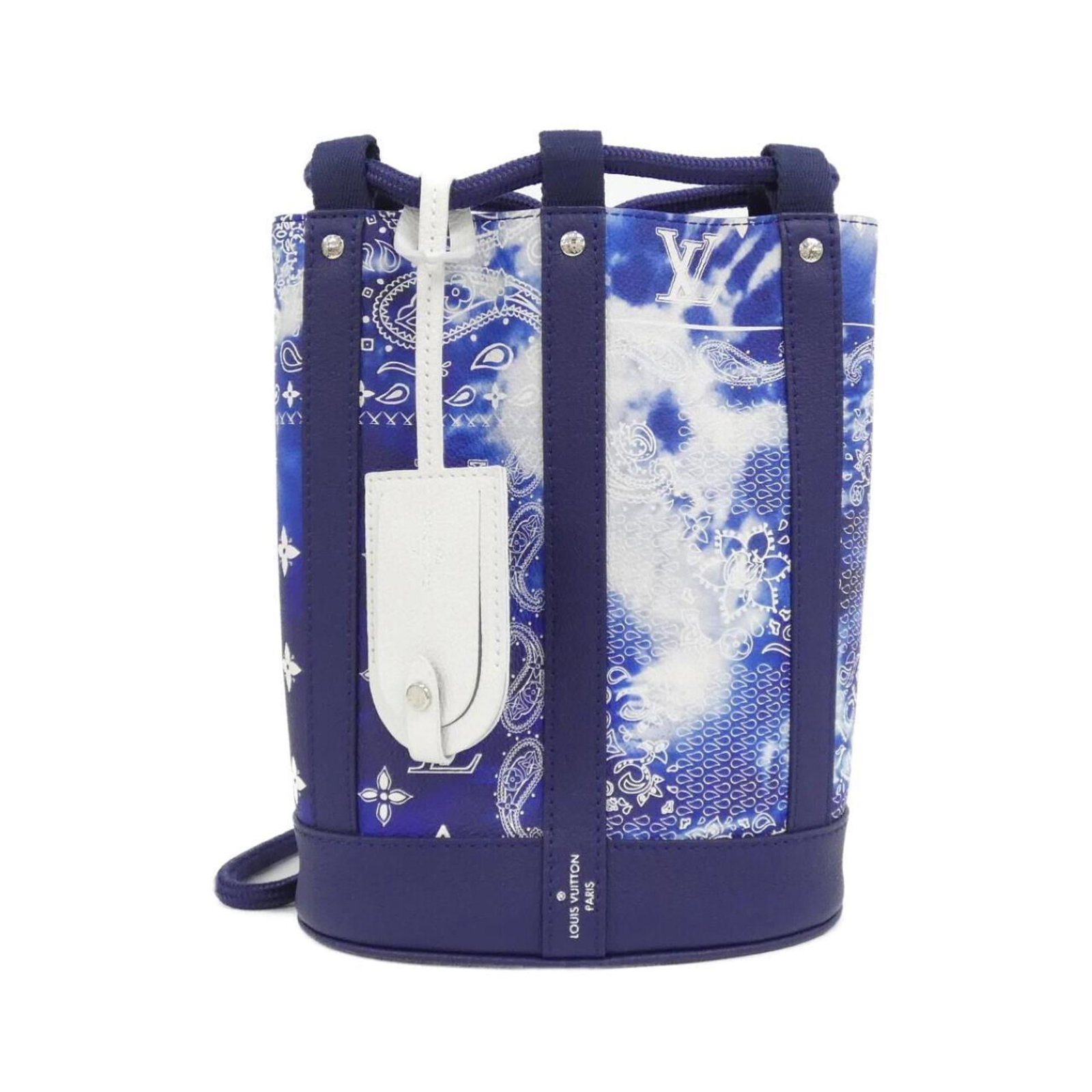 Louis Vuitton Shoulder Bag Leather: Louis Vuitton Shoulder Bag Leather The Louis Vuitton Shoulder Bag Leather features a classic design with a blue calfskin exterior and clean lines. Made from high-quality leather, this bag has been