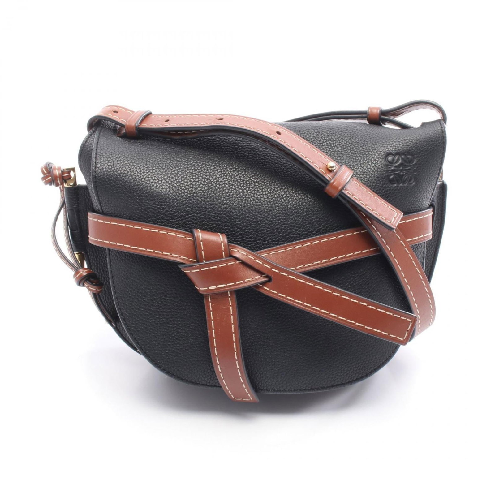 Loewe Shoulder Bag Leather: Loewe Shoulder Bag Leather Used Loewe Shoulder Bag Leather in Brown and Navy. This classic shoulder bag features high-quality leather construction with visible signs of usage, including minor damages 