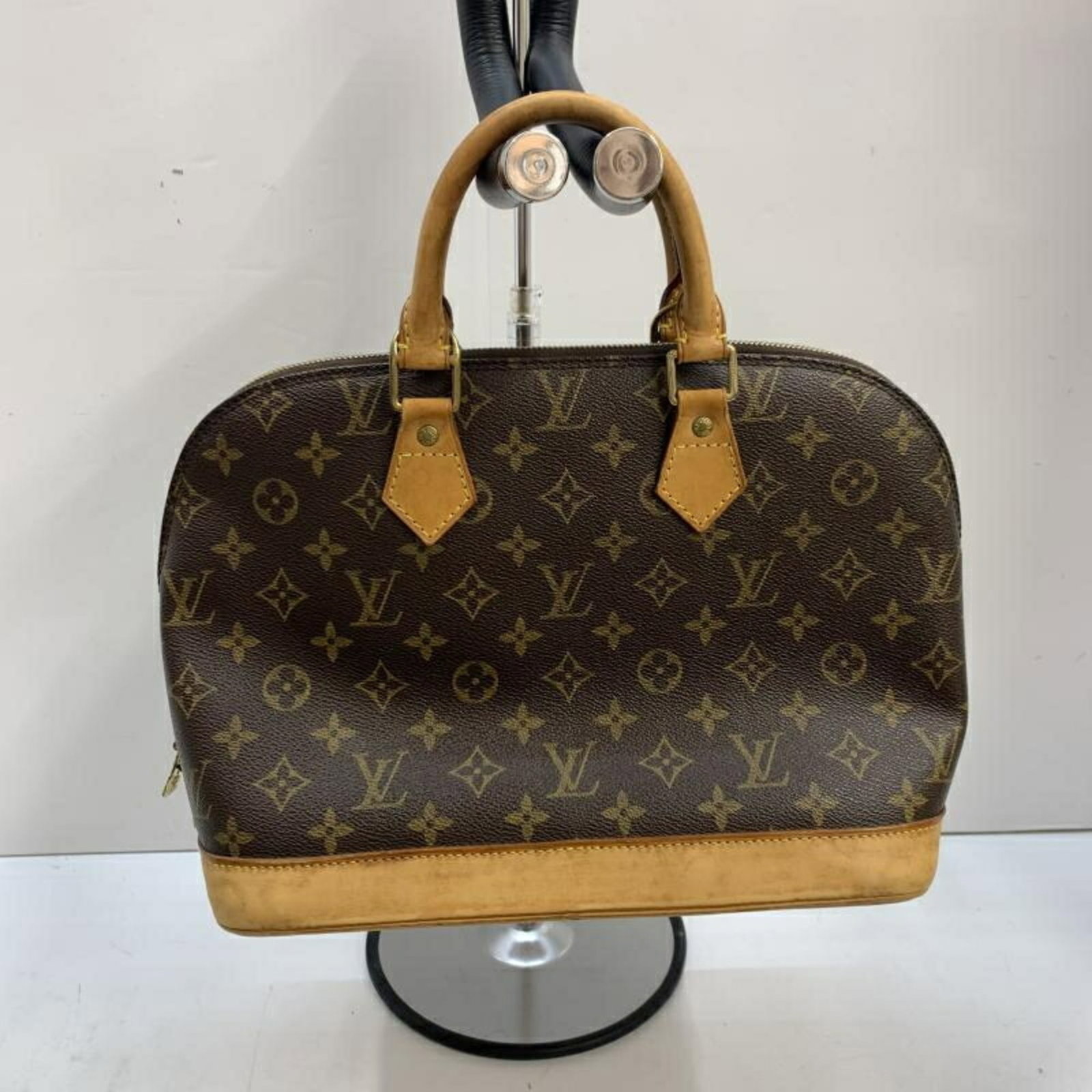 Louis Vuitton Handbag - 2
