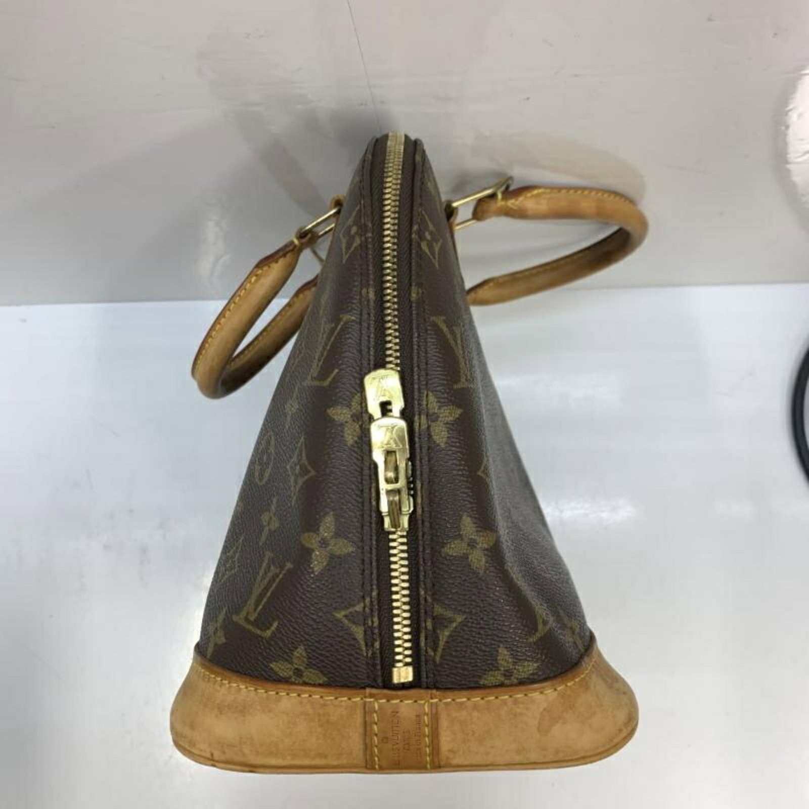 Louis Vuitton Handbag - 5