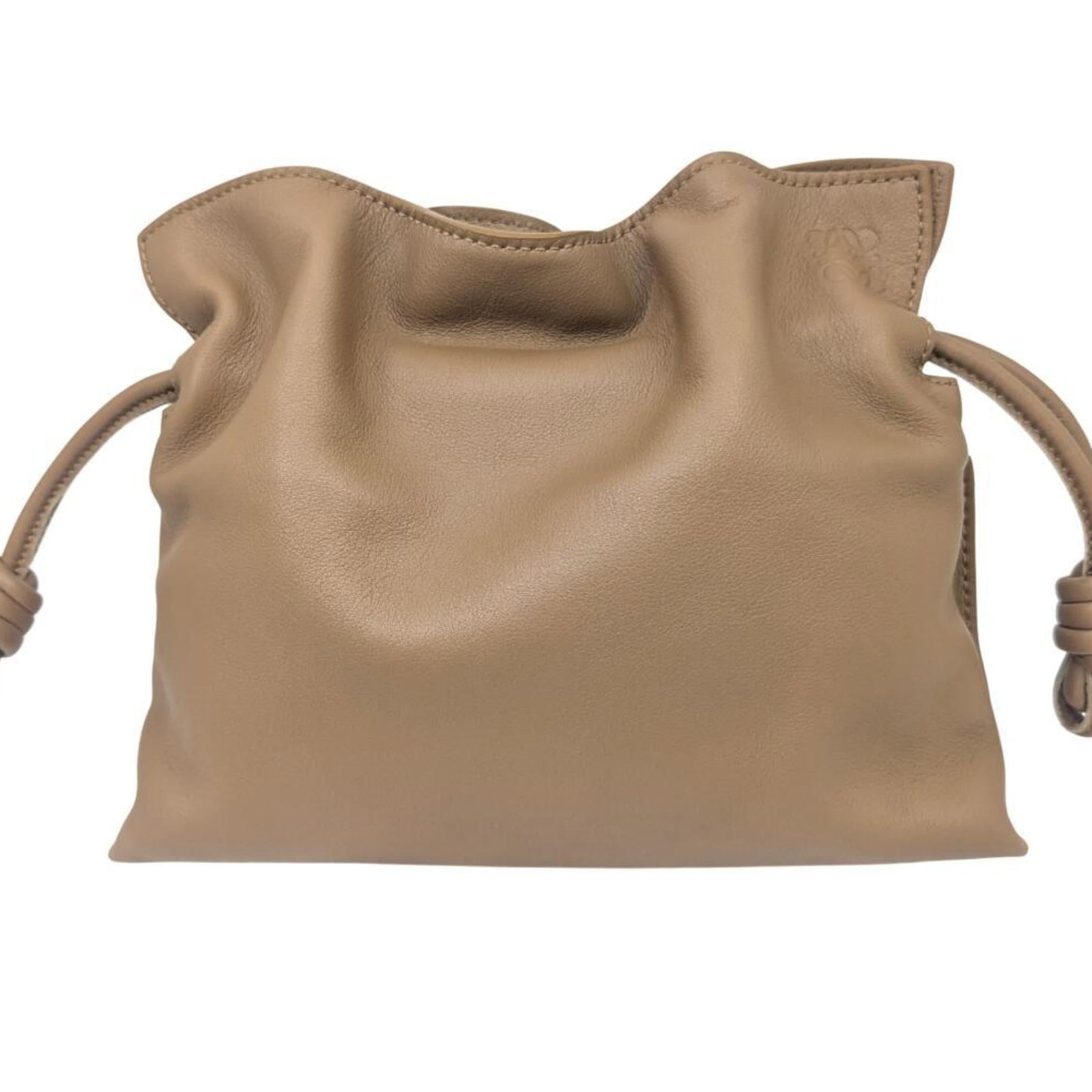Loewe Clutch Bag Shoulder Bag: Loewe Clutch Bag Shoulder Bag Loewe Clutch Bag Shoulder Bag in Brown. This used, like new bag features a sturdy design with a brown color and measures 17.5cm x 23cm x 8cm. With its 112cm strap length,