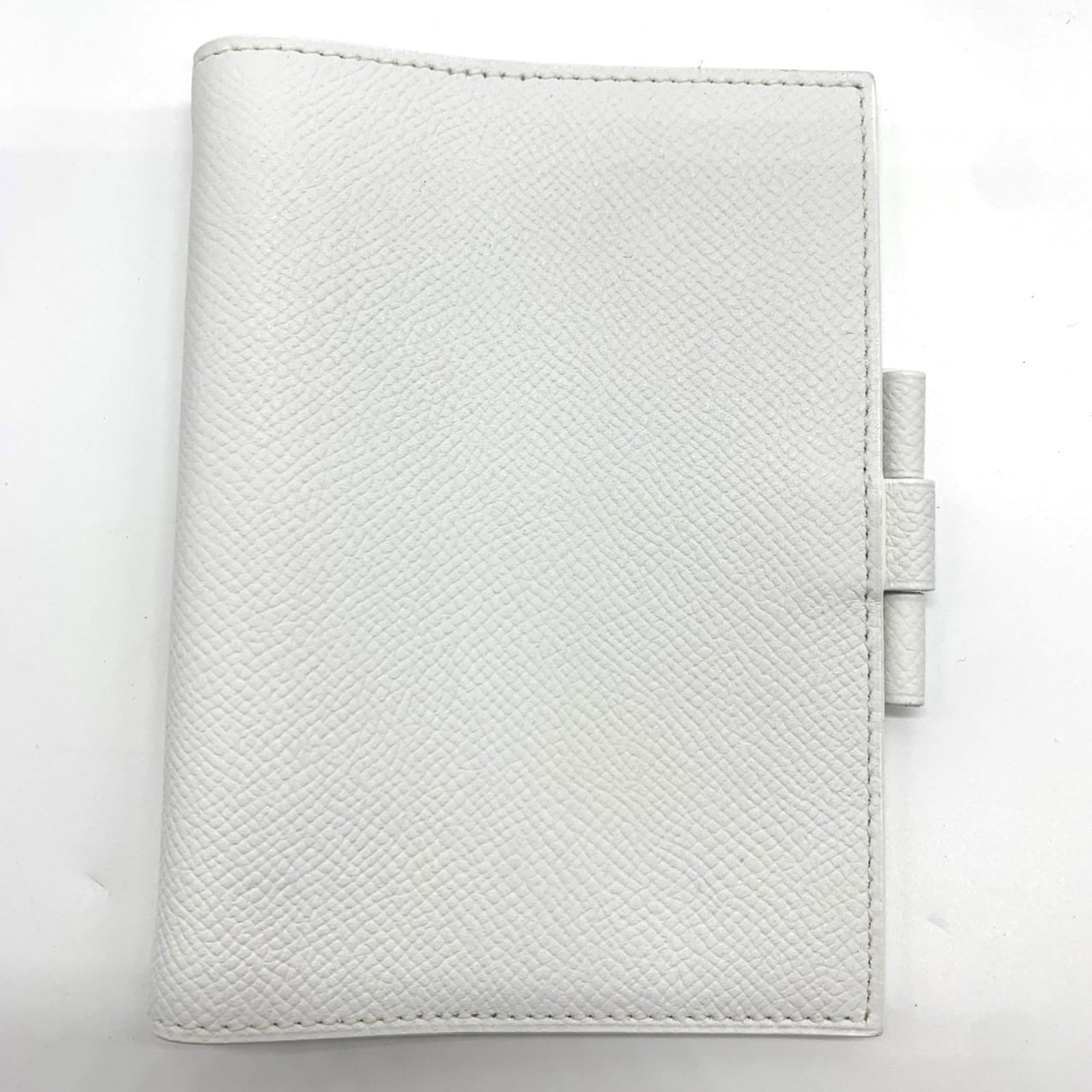 Hermes Agenda Pm Planner Cover White Women'S Men'S Hermes: Hermes Agenda Pm Planner Cover White Women'S Men'S Hermes Compact and elegant, this Hermes Agenda Pm Planner Cover in white leather offers a sleek and sophisticated accessory for any occasion. Made fr