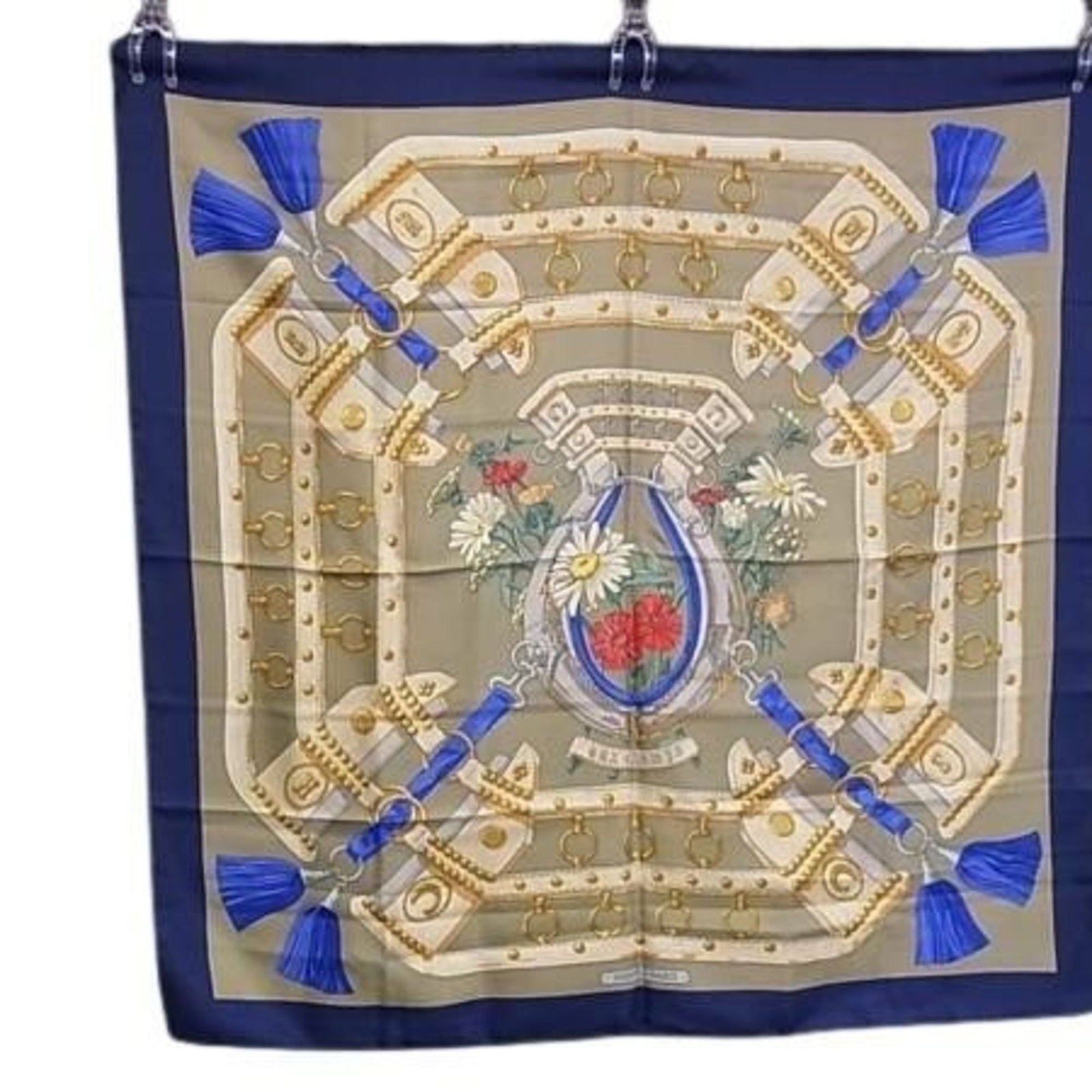 Hermes Scarf Silk 100%: Hermes Scarf Silk 100% Silk 100% Hermes scarf in vibrant multi-color design, featuring a unique blend of colors and patterns. With its rich silk fabric and elegant size, this scarf is perfect for addi
