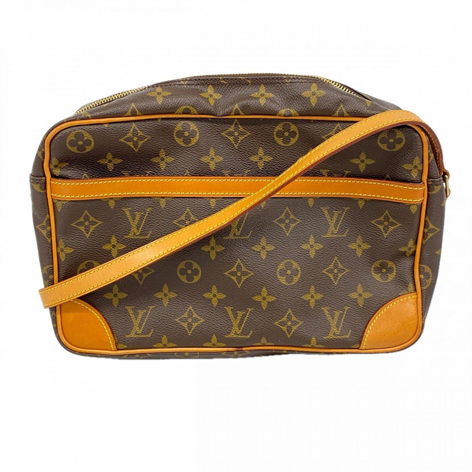 Louis Vuitton Shoulder Bag: Louis Vuitton Shoulder Bag Brown Louis Vuitton Shoulder Bag with Traces of Usage. This used shoulder bag features a classic design and measures 18.5cm x 29cm x 8cm. With its brown color and visible