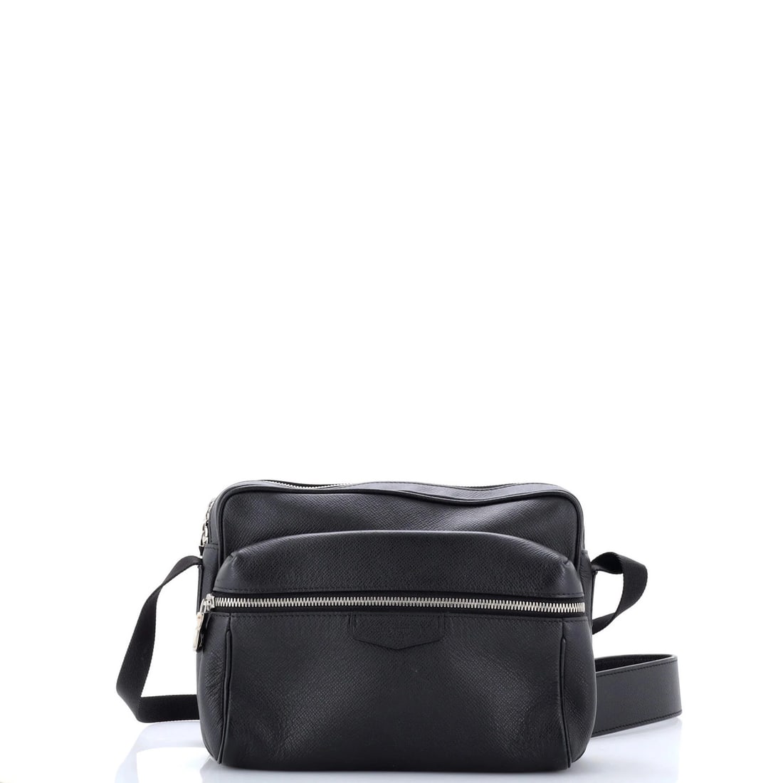 Taiga Leather PM Mensager: Taiga Leather PM Mensager The Louis Vuitton Taiga Leather PM Mensager features a sturdy black leather exterior with heavy corner wear and minor scuffs. With its silver hardware and adjustable strap