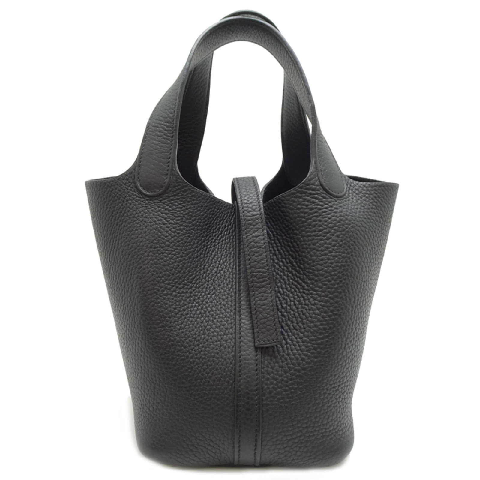 Hermes Handbag Taurillon Clemence Leather: Hermes Handbag Taurillon Clemence Leather The Taurillon Clemence Leather Handbag from Hermes boasts its iconic design and luxurious feel. With its classic black color and timeless shape, this handbag
