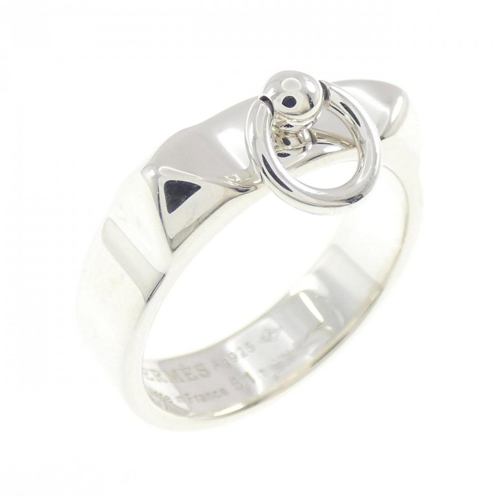Hermes Band Ring Silver 925: Hermes Band Ring Silver 925 Silver 925 band ring from Hermes features a sleek and sophisticated design. Made from high-quality silver alloy, this ring boasts a classic style with minimal wear, making 