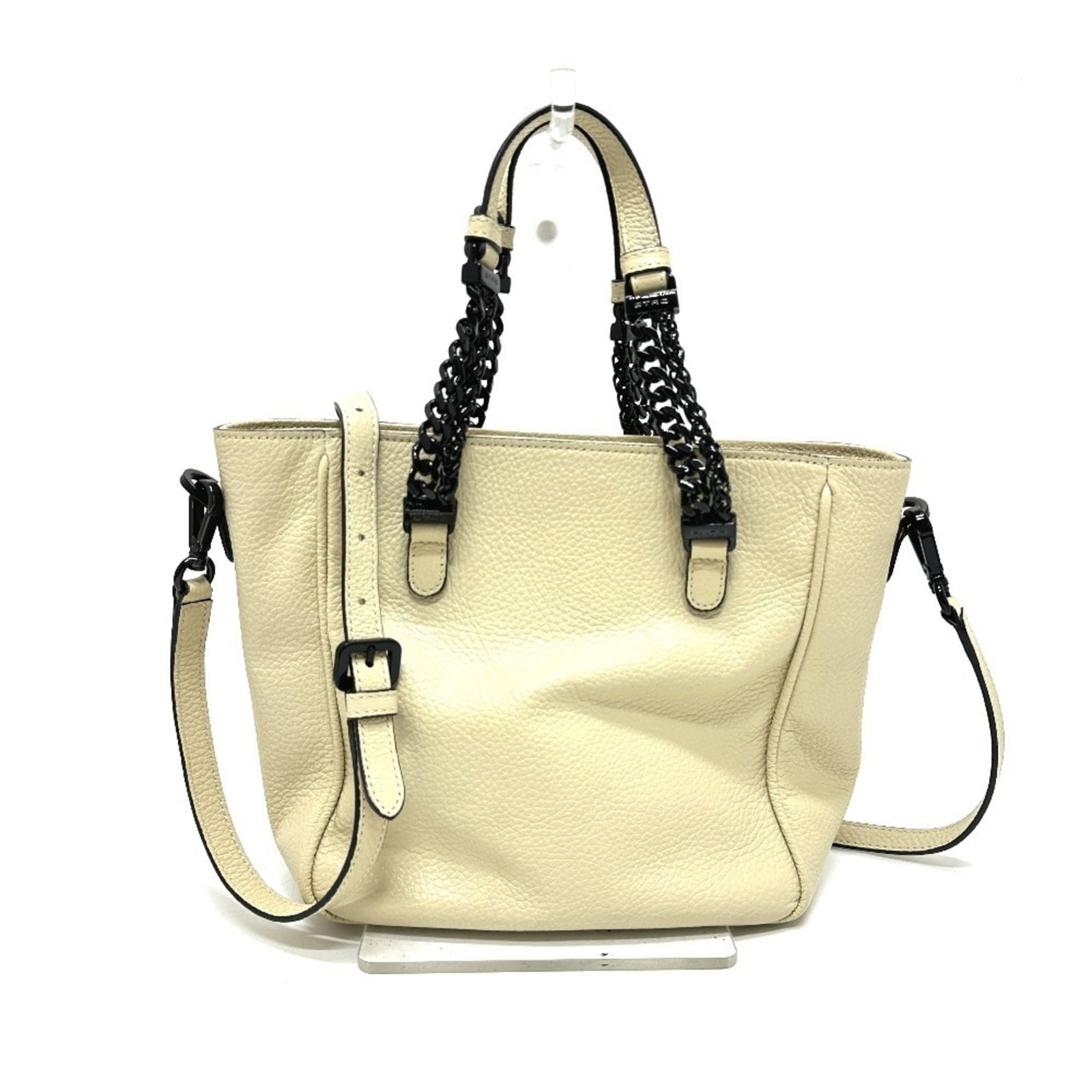 Etro Handbag Shoulder Bag Leather: Etro Handbag Shoulder Bag Leather Etro's beige leather shoulder bag boasts a timeless design with clean lines and a classic zipper closure. Measuring 22cm x 28cm x 11cm, this spacious bag features a