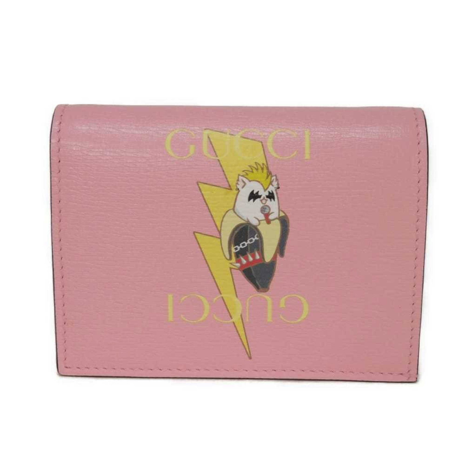 Gucci Wallet (Bi-Fold) Leather: Gucci Wallet (Bi-Fold) Leather Light pink leather Gucci bi-fold wallet with button closure and multiple inner pockets for organization. This mint condition like new used item features a classic design
