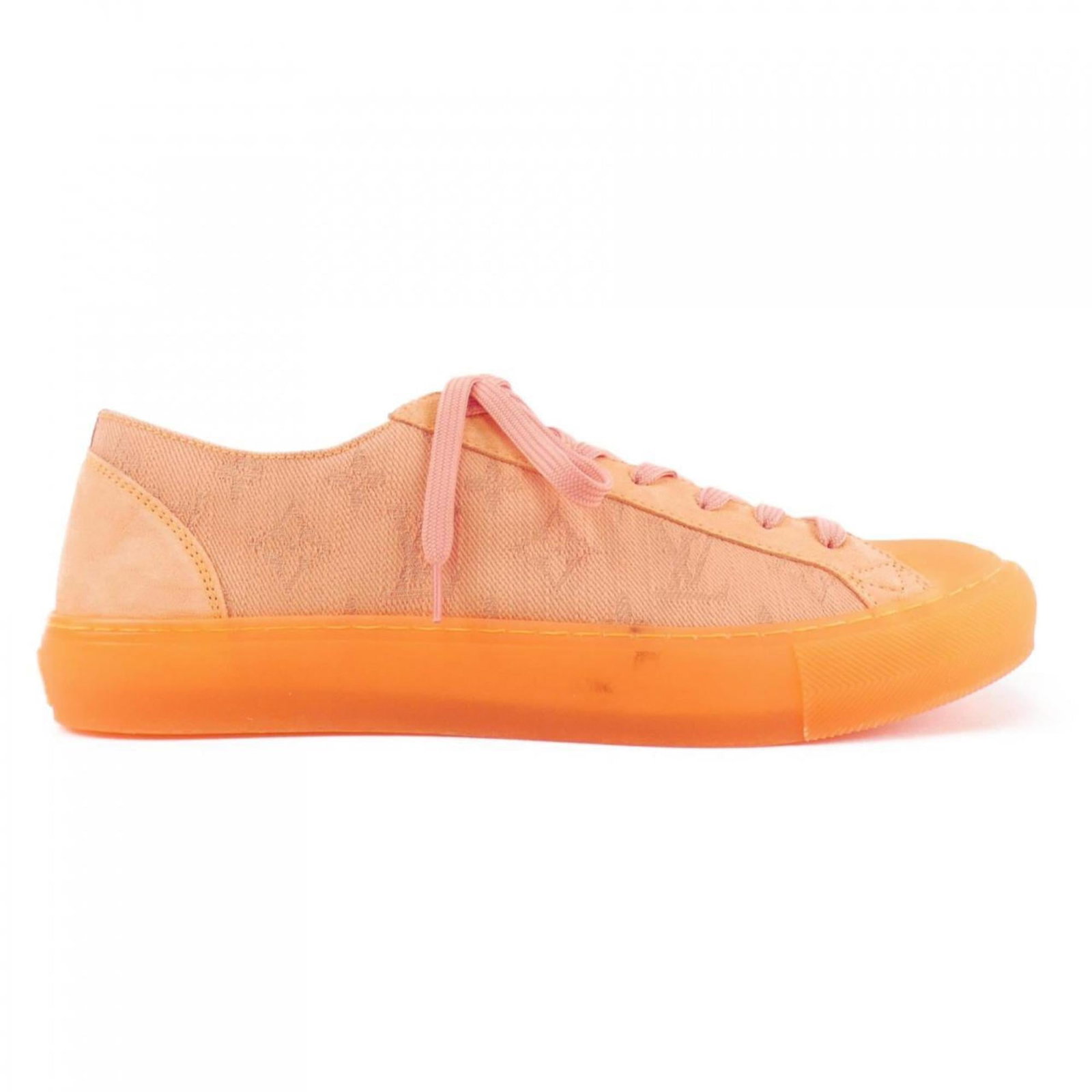 Louis Vuitton Sneakers: Louis Vuitton Sneakers Used Louis Vuitton Sneakers in Orange. Traces of usage and minor scratches/dirt can be seen on these sneakers, which are generally in good condition. The iconic Louis Vuitton de