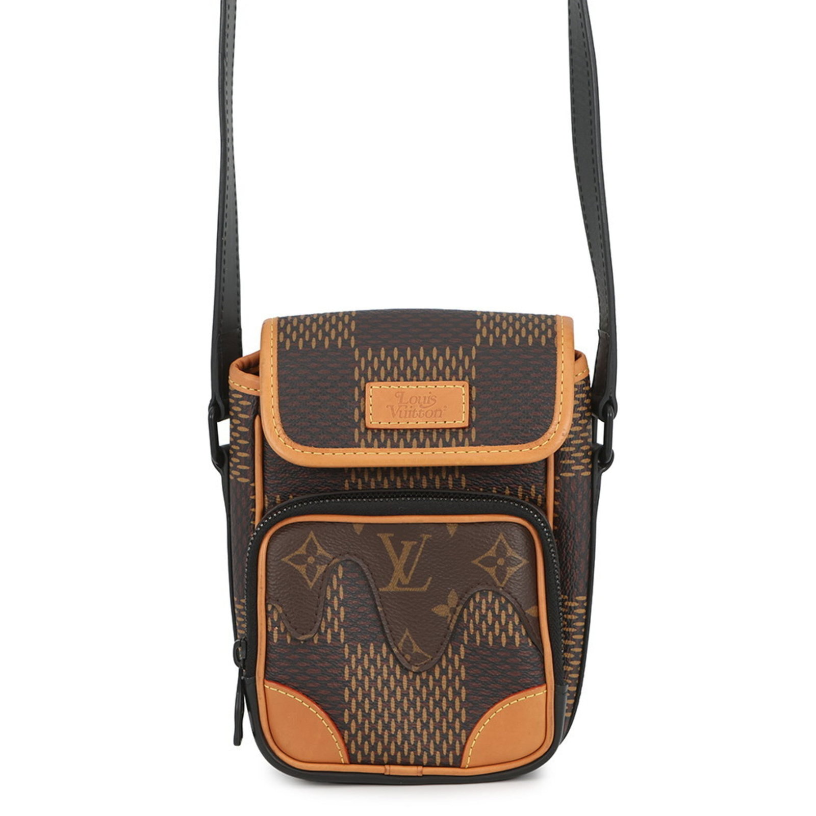 Louis Vuitton Shoulder Bag Monogram: Louis Vuitton Shoulder Bag Monogram Black and Damier Canvas Monogram Louis Vuitton Shoulder Bag with Noir accents. This used shoulder bag features a classic monogram design and has some scratches and