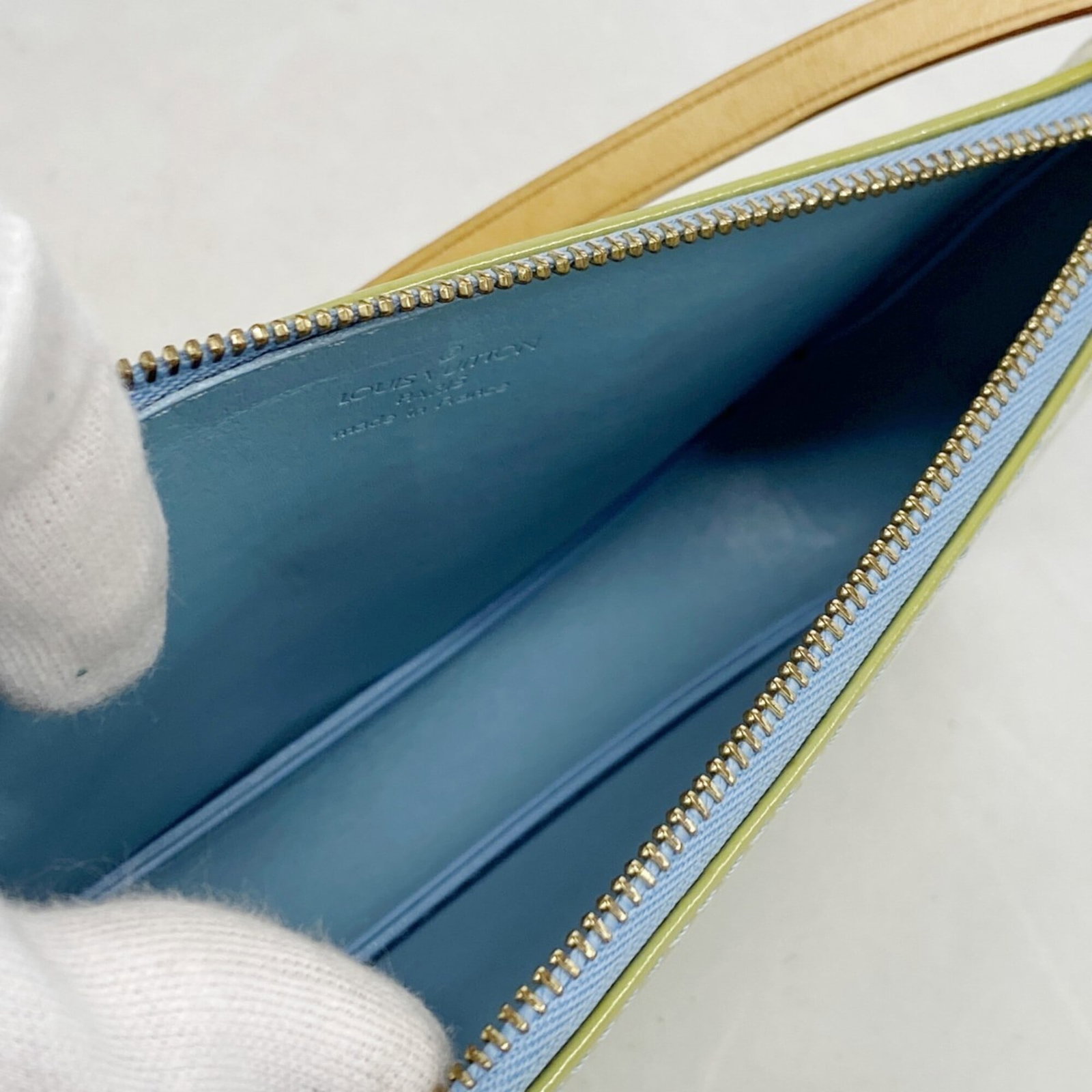 Louis Vuitton Pouch - 4