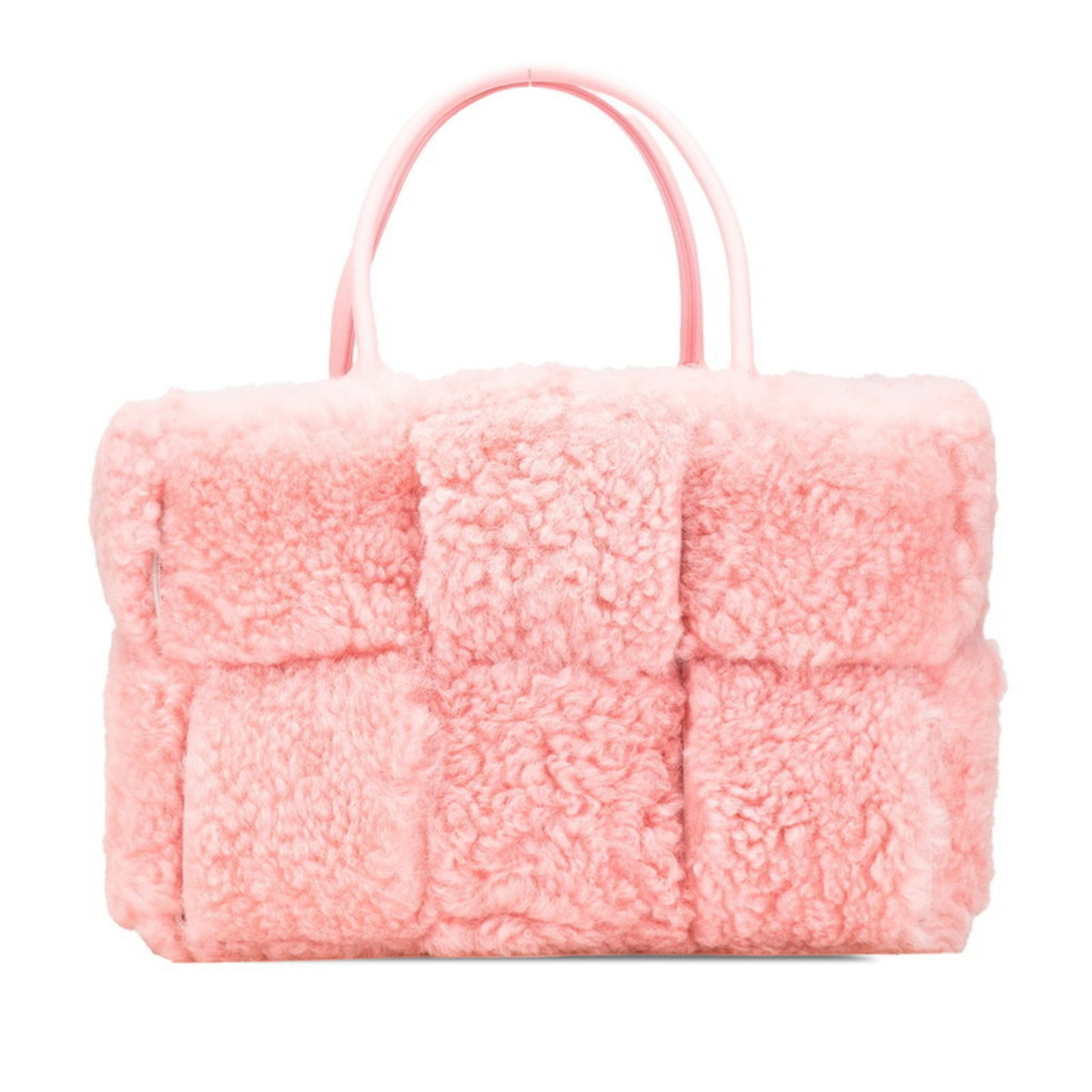 Bottega Veneta Handbag Leather: Bottega Veneta Handbag Leather Bottega Veneta's iconic Mouton leather handbag boasts a striking pink hue, characteristic of this luxury brand. The bag's used condition reveals subtle signs of wear, in