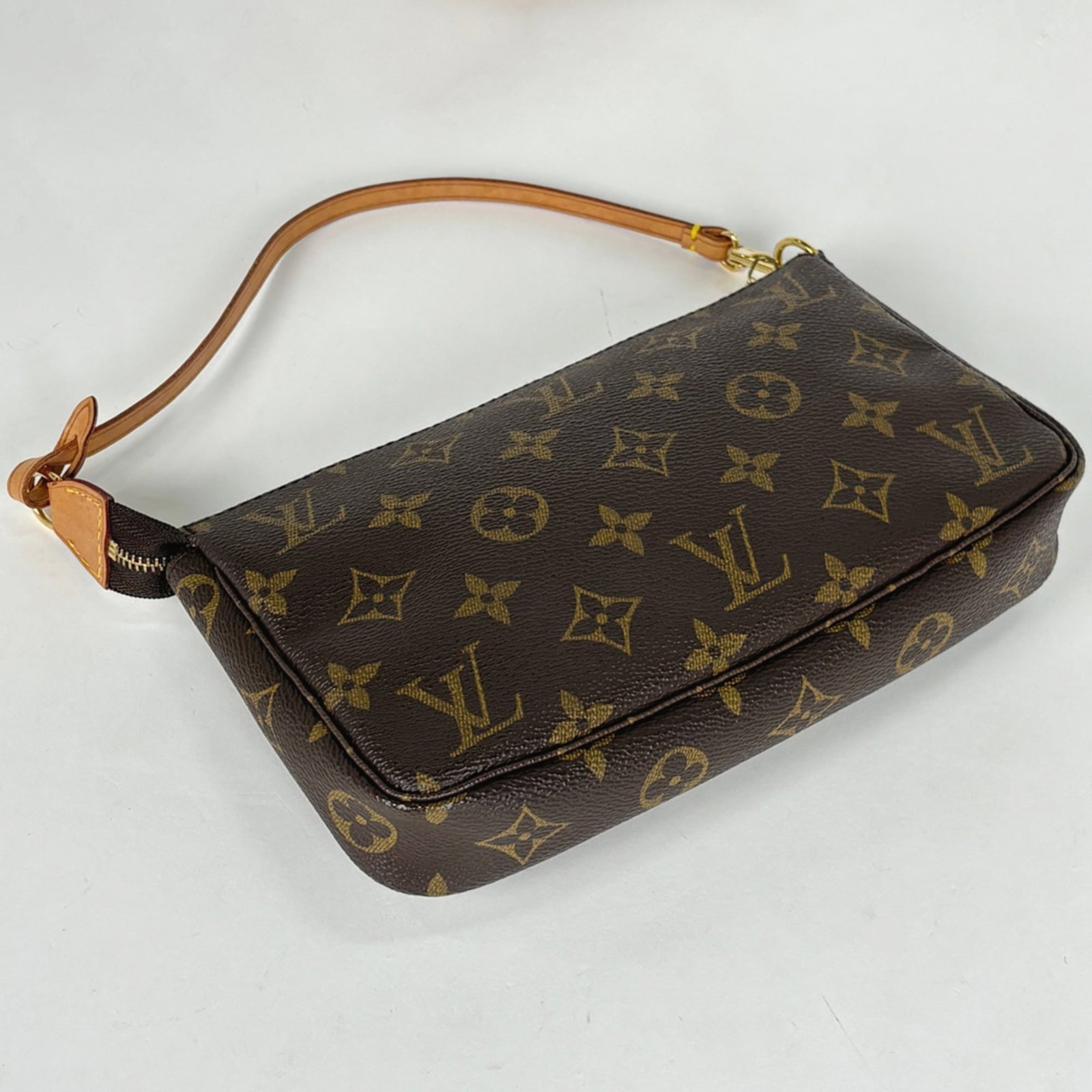 Louis Vuitton Pochette Monogram - 2