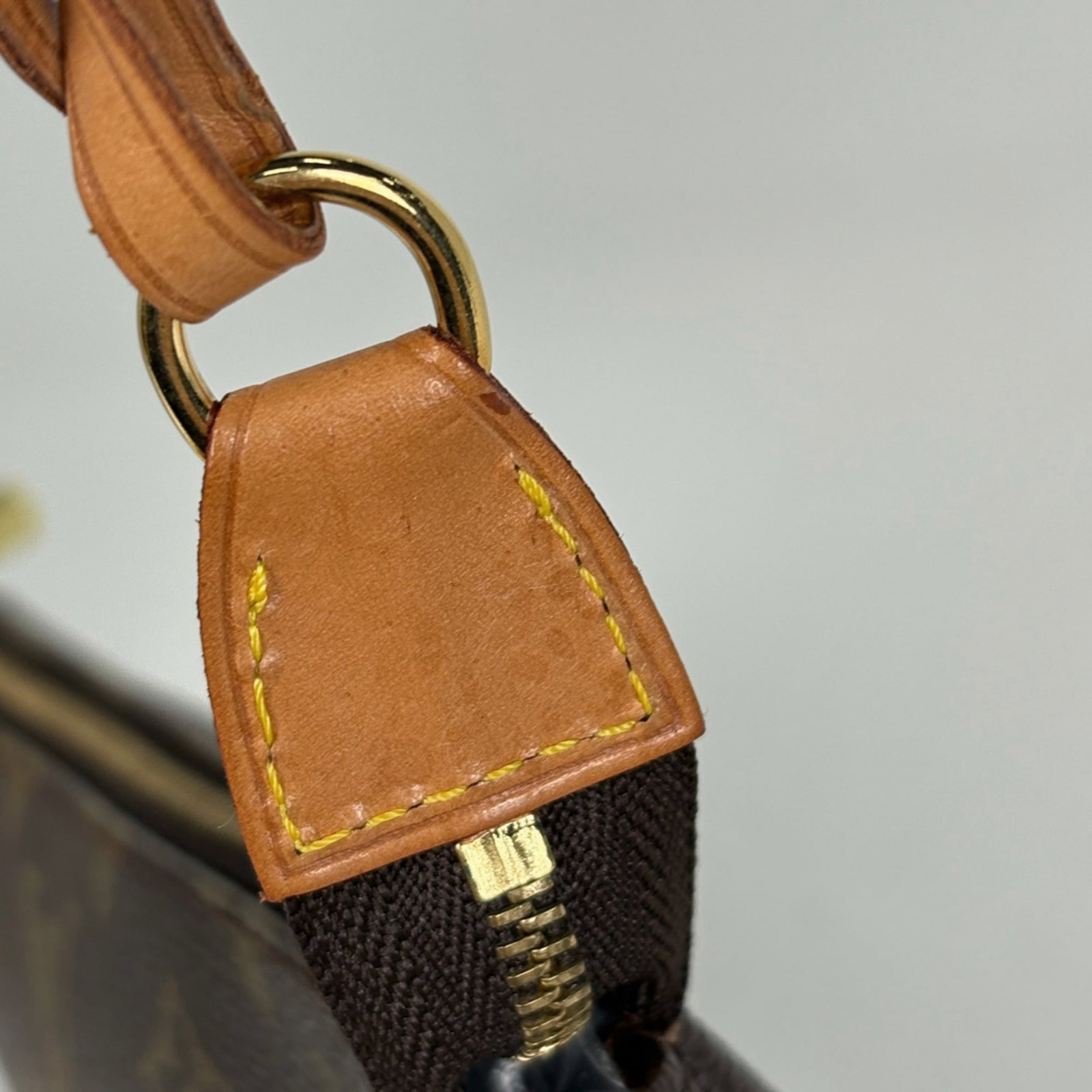 Louis Vuitton Pochette Monogram - 4