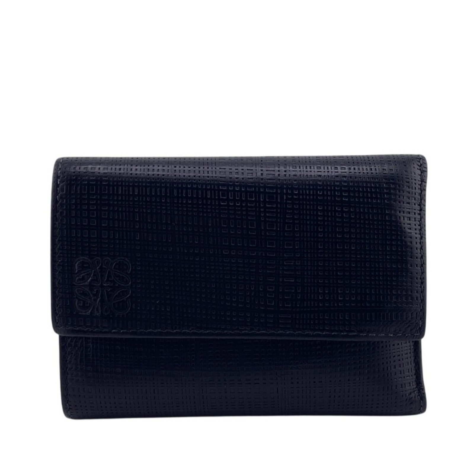Loewe Wallet (Tri-Fold) Leather: Loewe Wallet (Tri-Fold) Leather A classic Loewe tri-fold leather wallet with a timeless design, this used item features black leather and measures 9cm x 12cm x 2cm. With traces of usage visible, it ha