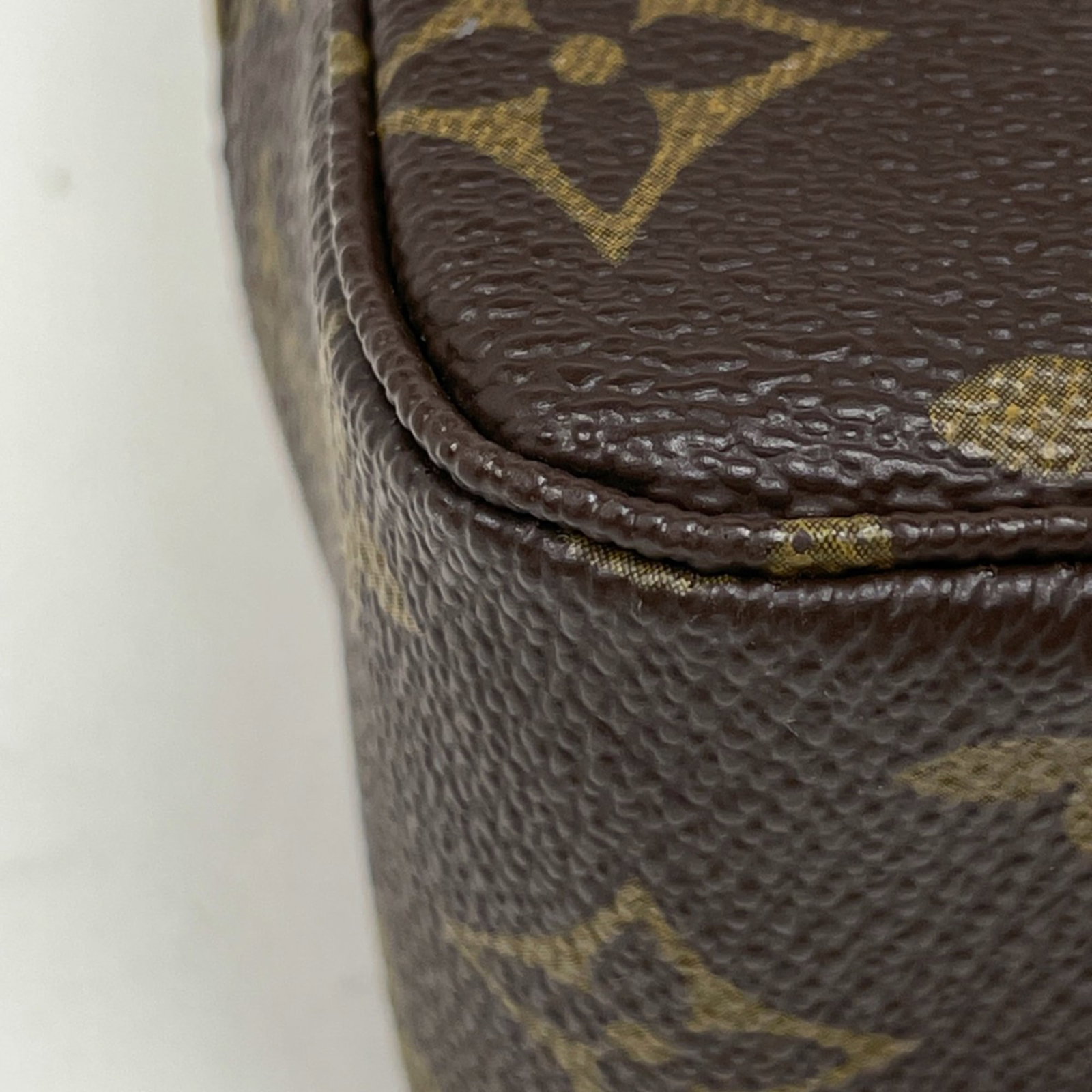 Louis Vuitton Pouch Monogram - 3