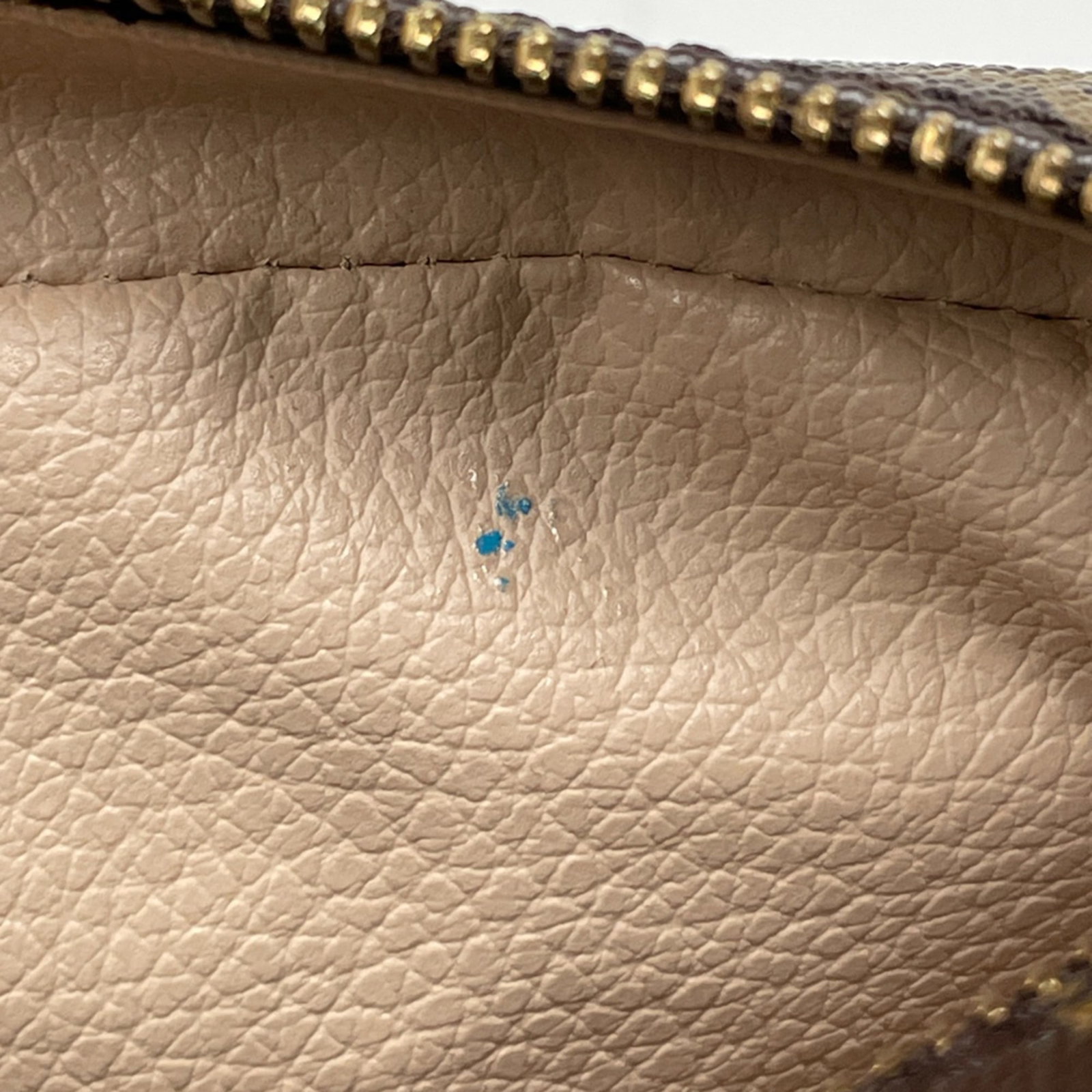 Louis Vuitton Pouch Monogram - 4