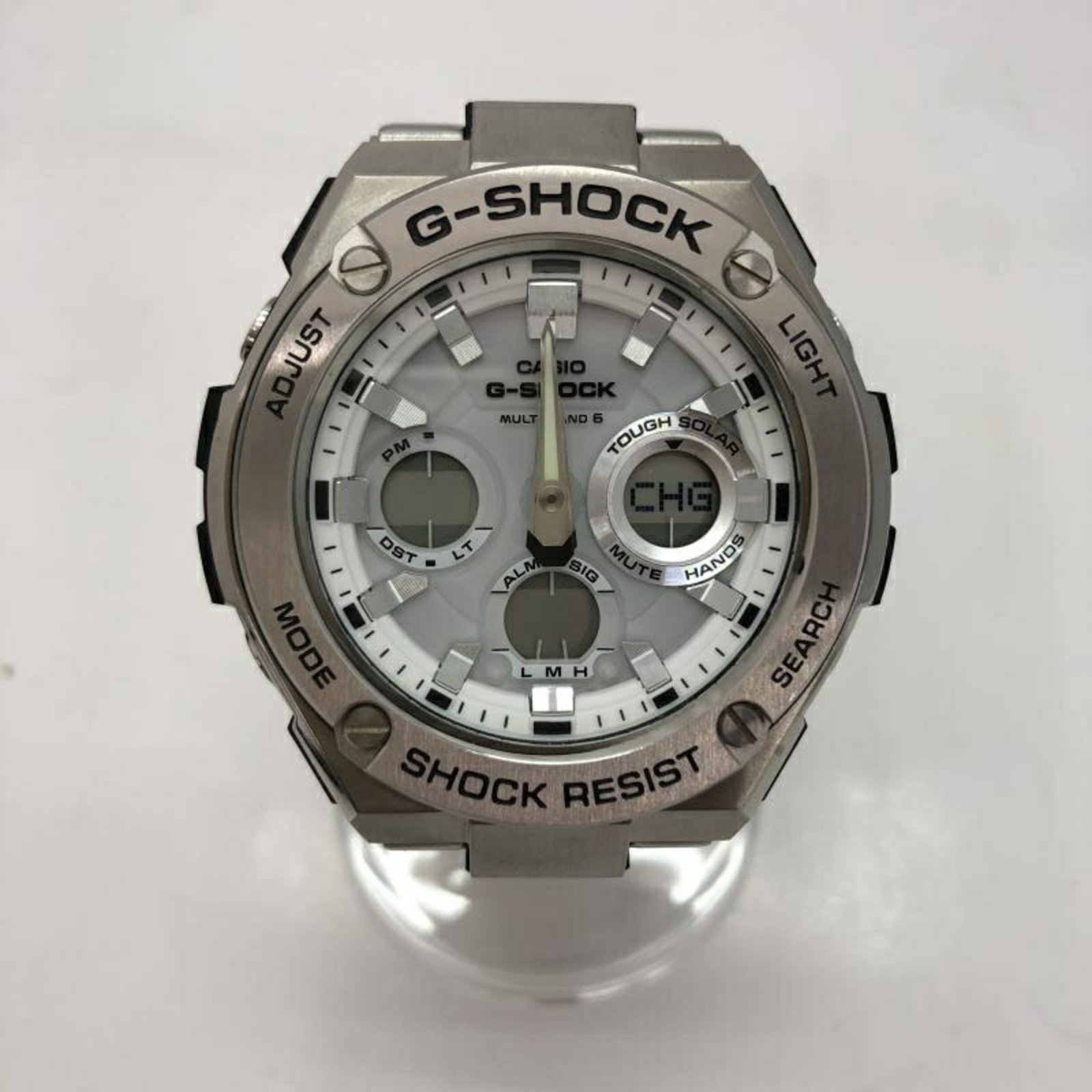 Strict Watch Rules Apply: Strict Watch Rules Apply This Casio wristwatch boasts an analog display and digital features, with a sturdy design that fits comfortably on the wrist. With its 18.5cm length, this watch has been well-