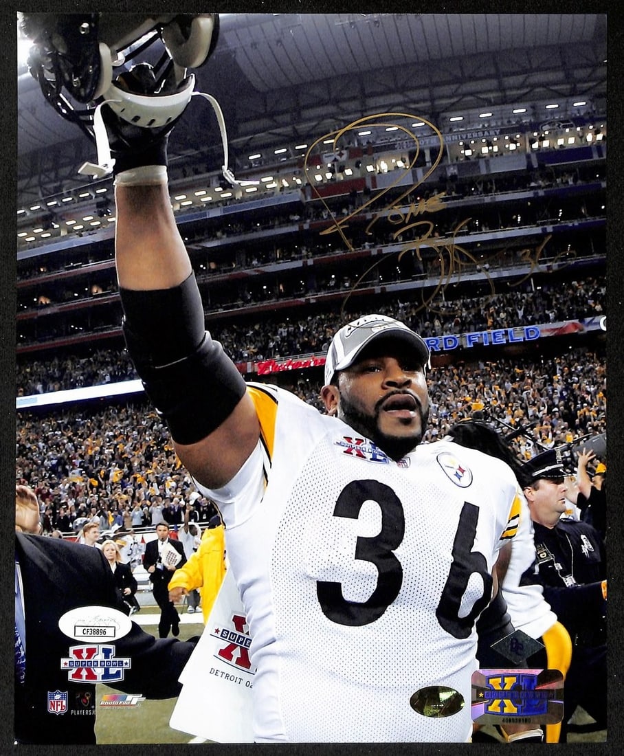 Jerome Bettis Signed Photo Steelers JSA HOF Autographed 8x10 195904: Jerome Bettis Signed Photo Steelers JSA HOF Autographed 8x10 195904 Jerome Bettis' iconic photo as a Steelers running back, signed by him in 2004, makes for a unique piece of football history. The
