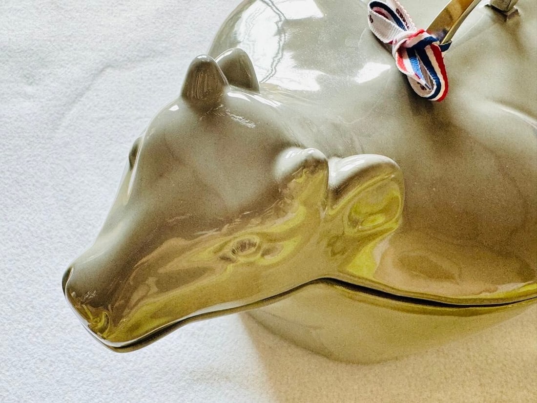 Cast iron kitchenware made in France glay cow cocotte enameled Staub 14.6inch (1 of 8)