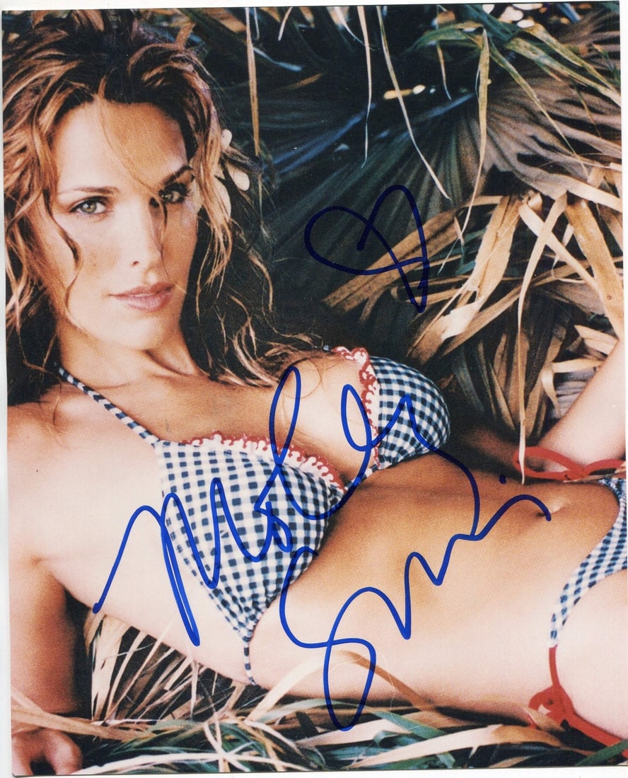 Molly Sims Signed Photo: Molly Sims Signed Photo Authentic Molly Sims signed 8x10 photo, verified by Rich Altman's authentication service. This unique piece of memorabilia comes with a Certificate of Authenticity from . The p