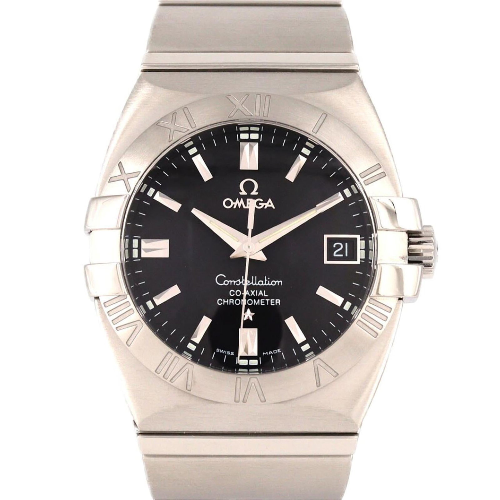 Wristwatch Omega: Wristwatch Omega Stainless steel case and band give this Omega wristwatch a sleek, modern look. The black dial adds a touch of sophistication, while the 35mm diameter makes it a comfortable fit for