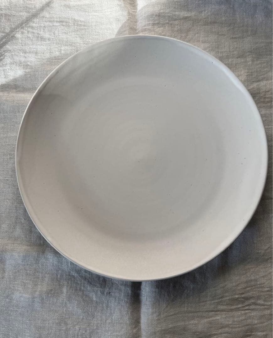 Perrochon Porcelain Round White 9.6in Collectible Plate Christiane Tableware: Perrochon Porcelain Round White 9.6in Collectible Plate Christiane Tableware Porcelain Round White 9.6in Collectible Plate from Christiane Perrochon Tableware.This glossy white porcelain round plate m