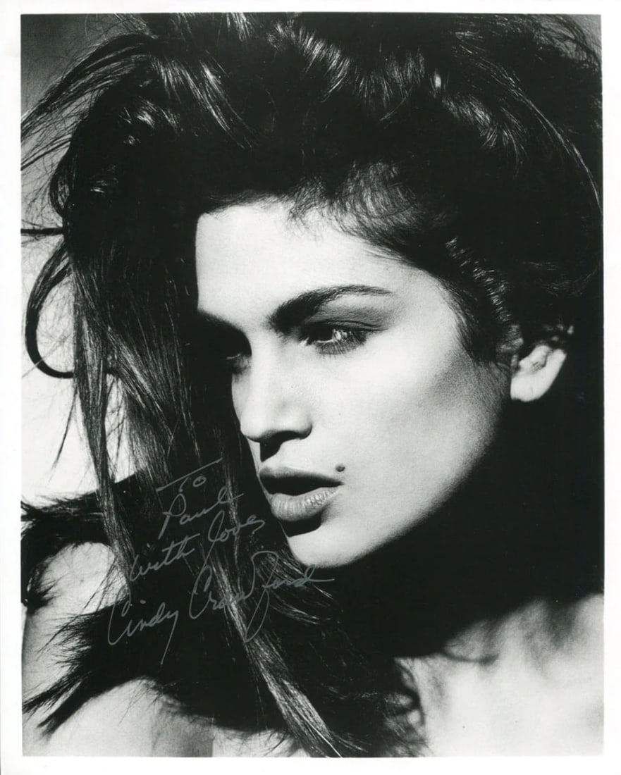Crawford Signed 8x10 Photo: Crawford Signed 8x10 Photo Exceptional Crawford Signed Photo available for auction. Review complete item specifications below for detailed information. Item Specifics: Cindy Crawford Autographed 8x10 
