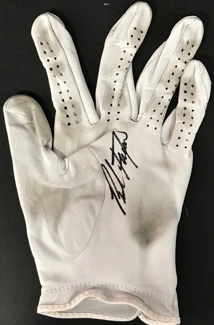 Faxon Signed Titleist Golf Glove Jsa Verified: Faxon Signed Titleist Golf Glove Jsa Verified Brad Faxon's black sharpie signature across the palm of this match-used Titleist golf glove has been verified by James Spence Authentication (JSA). The gl