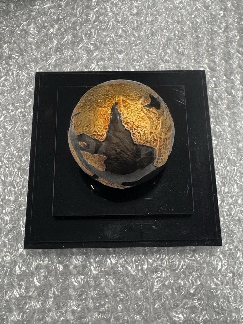 LIMITED EARTH PANGEA DARK MARBLE COIN RARE OZ 3 SPhEriCAL 2022: LIMITED EARTH PANGEA DARK MARBLE COIN RARE OZ 3 SPhEriCAL 2022 The Earth Pangea Dark Marble Coin is a stunning silver bullion coin featuring a unique dark marble design. Mintage limited to 3
