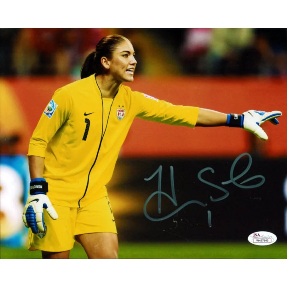 Solo Signed Photo 8x10: Solo Signed Photo 8x10 Authentic James Spence Authentication (JSA) COA accompanies this 8x10 photo of Hope Solo. In good condition, the photo features a signed image bearing the signature of the