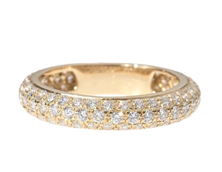 Diamond eternity ring gold yellow 18k vintage box gift: Diamond eternity ring gold yellow 18k vintage box gift Yellow gold 18k Cartier eternity ring with a round white diamond main stone, set in a pave style band. This vintage piece features an engraved de