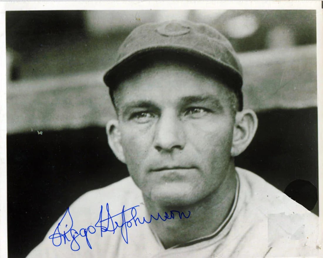 Stephenson Riggs Autographed 8x10 Photo Certified By Jsa: Stephenson Riggs Autographed 8x10 Photo Certified By Jsa Authentic Stephenson Riggs signed 8x10 photo certified by James Spence Authentication (JSA), bearing the artist's mark in good condition. This