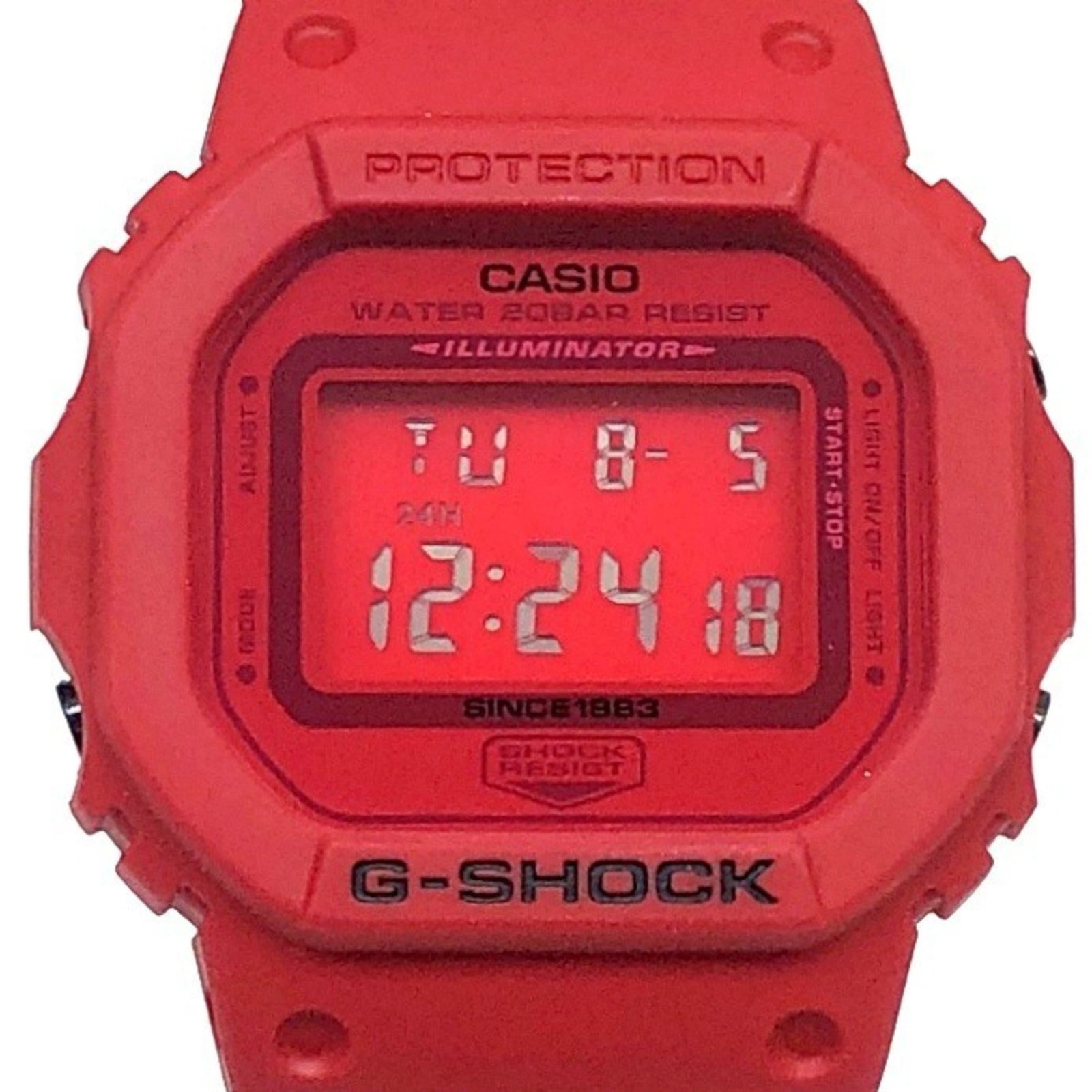 Wristwatch from Casio: Wristwatch from Casio Ceramic red wristwatch from Casio, featuring a bold and vibrant color. This used watch has traces of usage and shows some minor damages/dirt but remains in acceptable condition f