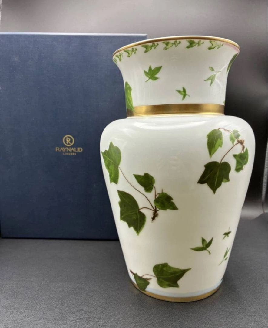 Vase Limoges Porcelain Backstamped Gold Trim Ivy Raynaud Pattern Verdure (1 of 7)