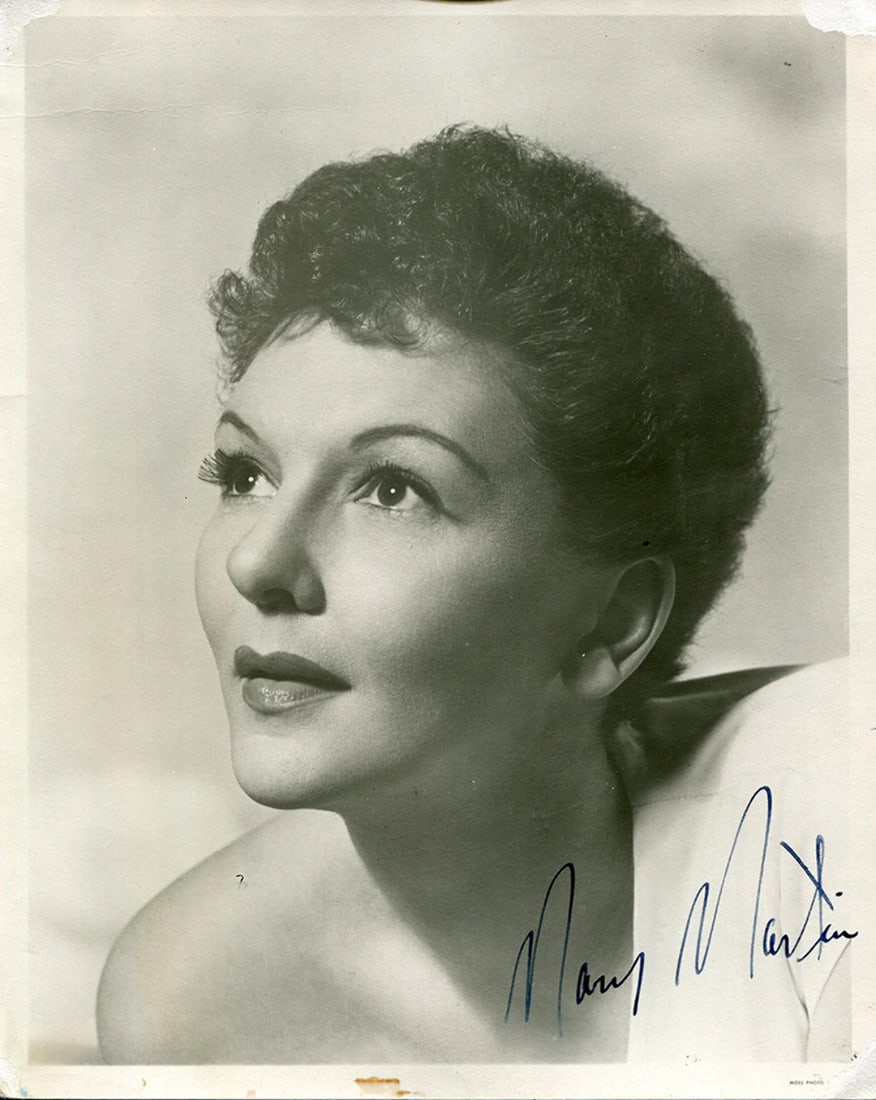 Mary Martin Autographed 8x10 Photo (JSA): Mary Martin Autographed 8x10 Photo (JSA) Item Specifics: Brand: James Spence Authentication (JSA) Mary Martin Autographed 8x10 Photo (JSA) Signed in blue sharpie across the front of the photo Authenti