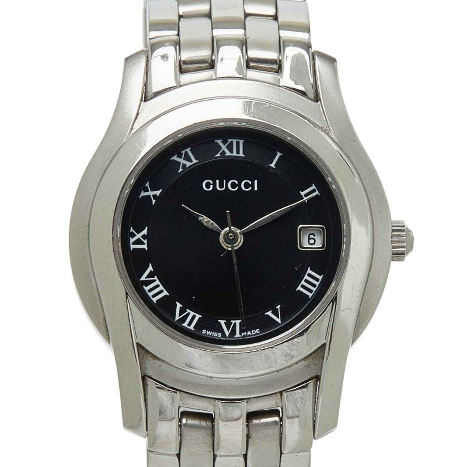 Gucci Wristwatch: Gucci Wristwatch Stainless steel case and band add a sleek touch to this Gucci wristwatch, featuring an analog display in black. The watch has a diameter of 33.1mm and a wrist size of 14.5cm, making i