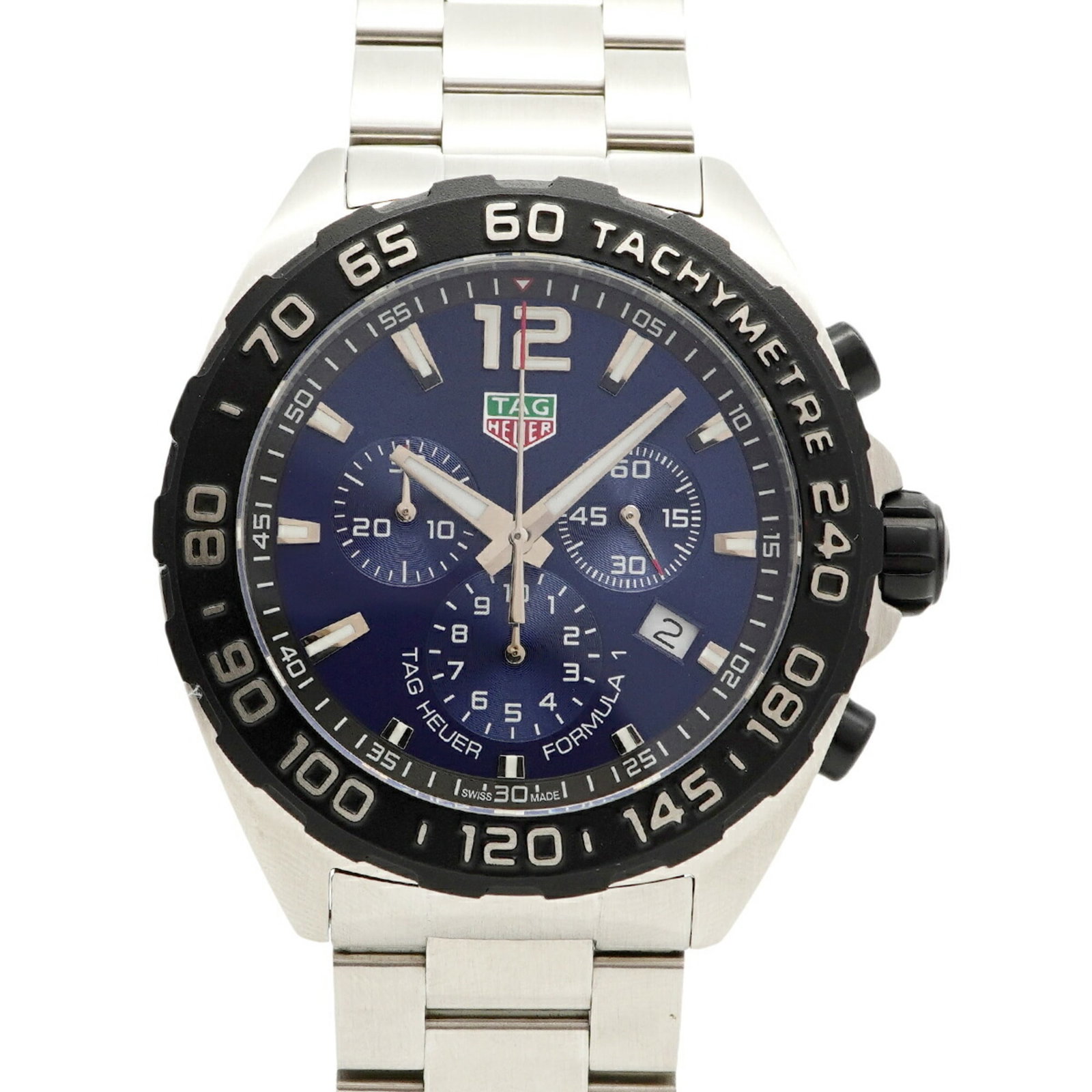 Wristwatch by Tag Heuer: Wristwatch by Tag Heuer Stainless steel band and blue dial make for a sleek, stylish timepiece. This Tag Heuer wristwatch boasts a 43.1mm case diameter and comfortable 20.5cm strap length, suitable fo