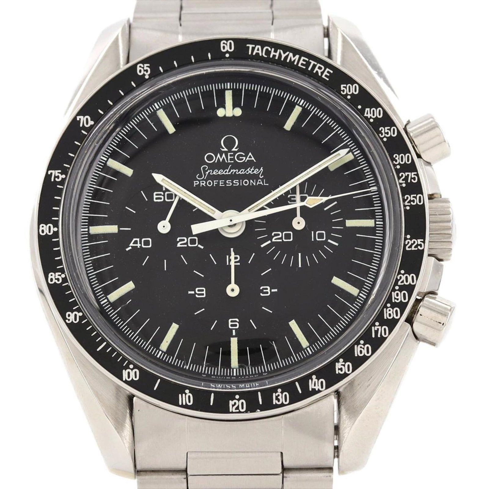 Omega Wristwatch: Omega Wristwatch Omega Wristwatch, a sleek and durable timepiece with a stainless steel case and band, boasts a classic black dial. Measuring 42mm in diameter, it fits comfortably on wrists up to 20.5