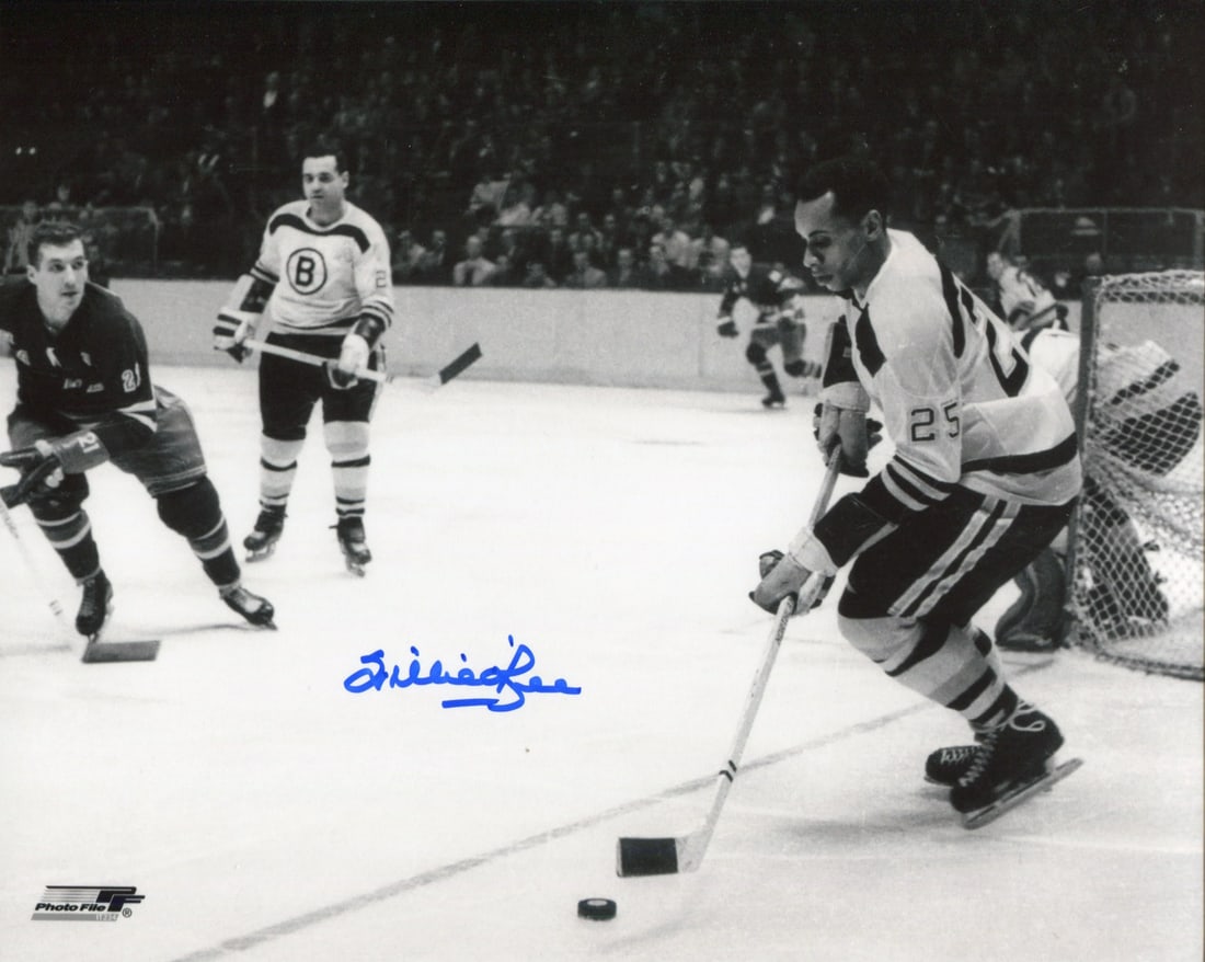 Willie O'Ree Autographed Boston Bruins Beckett Photo (1 of 1)