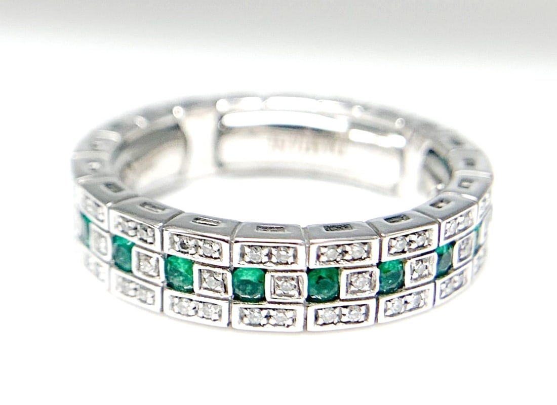 Diamond Belle Epoque Emerald 18k White Gold Eternity US7.5 EU55.5: Diamond Belle Epoque Emerald 18k White Gold Eternity US7.5 EU55.5 18k White Gold Eternity Band Features a Round Cut Emerald Centered by a Diamond, Signed and Bearing the Mark of Italian Luxury Brand D