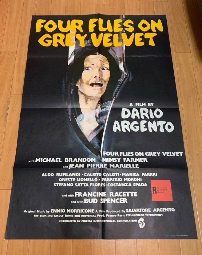Four flies grey velvet original 1971 film Italy horror movie poster: Four flies grey velvet original 1971 film Italy horror movie poster Large original 1971 Italian horror movie poster featuring the iconic film Four Flies on Grey Velvet, directed by Luigi Cozzi and sta