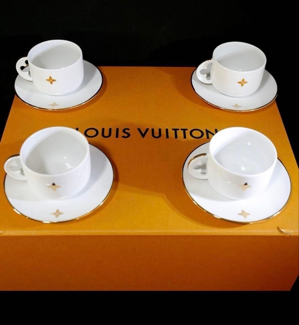 Louis Vuitton Teacup Set of 4 Porcelain Coffee Cups Luxury Tableware Rare: Louis Vuitton Teacup Set of 4 Porcelain Coffee Cups Luxury Tableware Rare Luxury meets elegance with this exquisite Louis Vuitton porcelain coffee cup set of 4, crafted from high-quality materials and