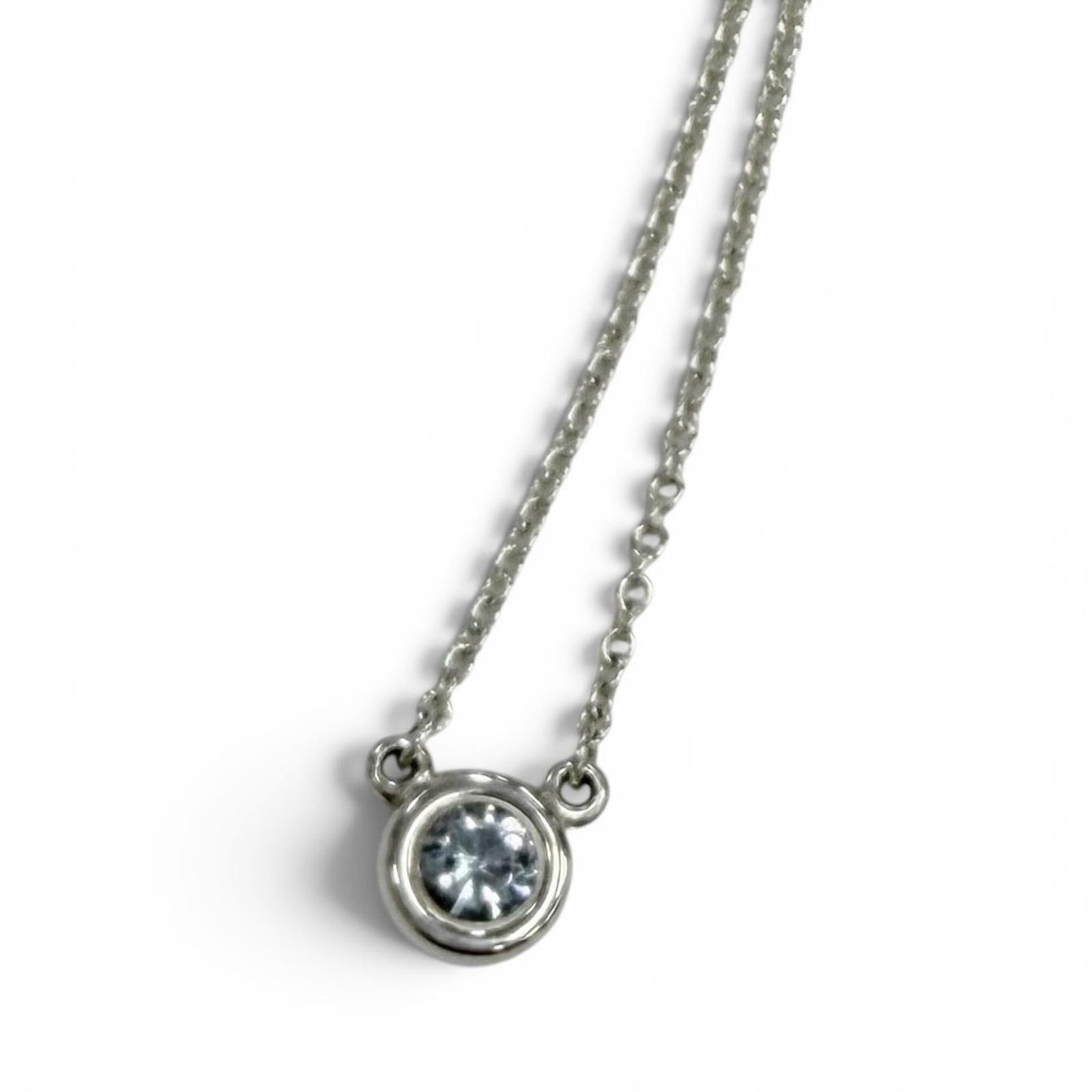 Silver Blue Color Aquamarine Elsa Peretti Necklace comes with box and dust bag, women's total: Silver Blue Color Aquamarine Elsa Peretti Necklace comes with box and dust bag, women's total Silver Blue Color Aquamarine Elsa Peretti Necklace comes with box and dust bag, featuring a beautiful