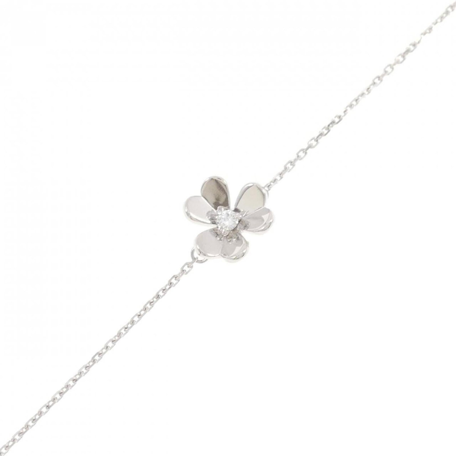 Van Cleef & Arpels Charm Bracelet White Gold (18K): Van Cleef & Arpels Charm Bracelet White Gold (18K) Van Cleef & Arpels Charm Bracelet White Gold (18K) features a beautiful design in white gold, measuring 16cm-17cm. This used item is presented in