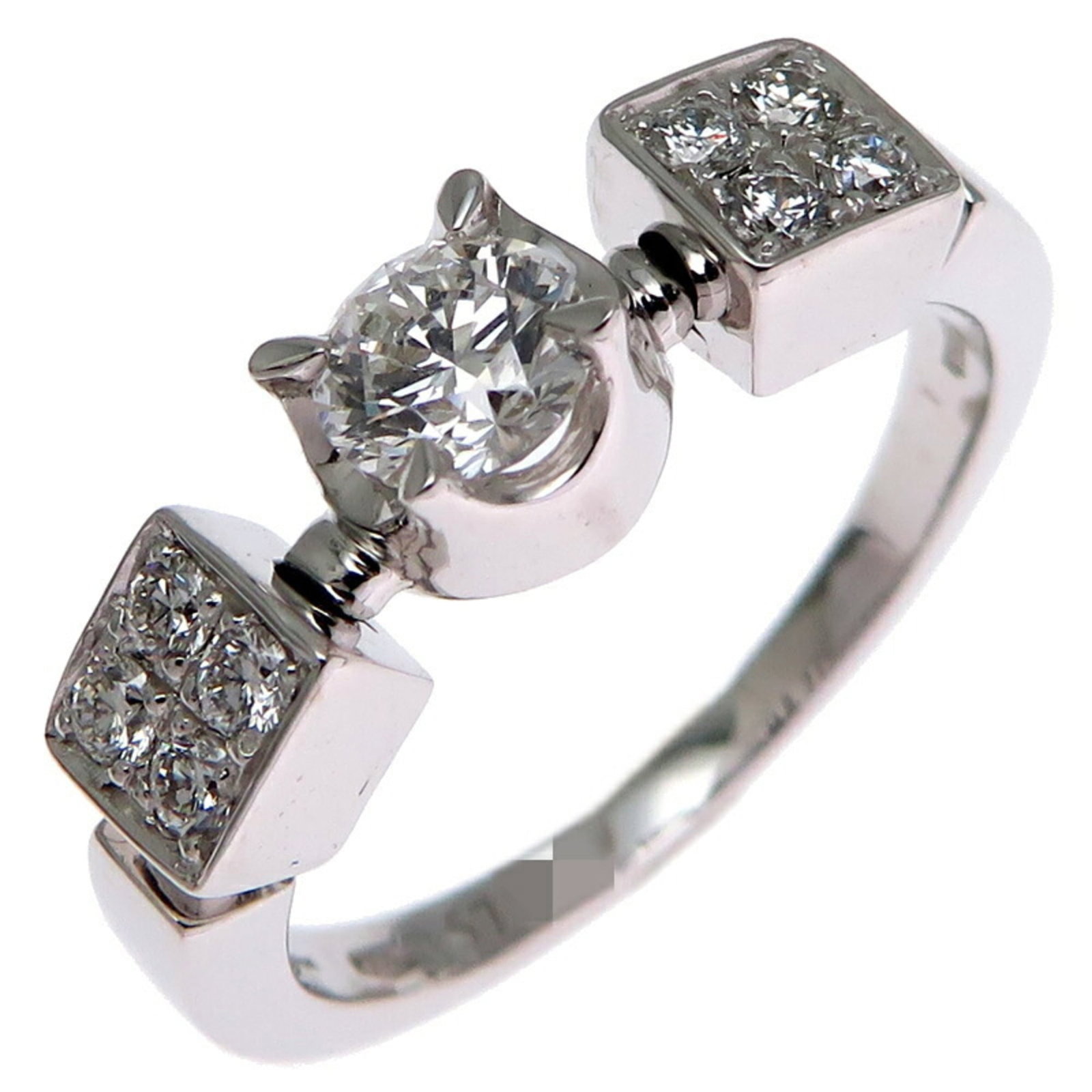 Bvlgari Band Ring White Gold (18K): Bvlgari Band Ring White Gold (18K) Bvlgari Band Ring White Gold (18K) - A sleek and sophisticated band ring featuring white gold (18K) construction, adorned with a diamond weighing 0.30 carats in VS1 